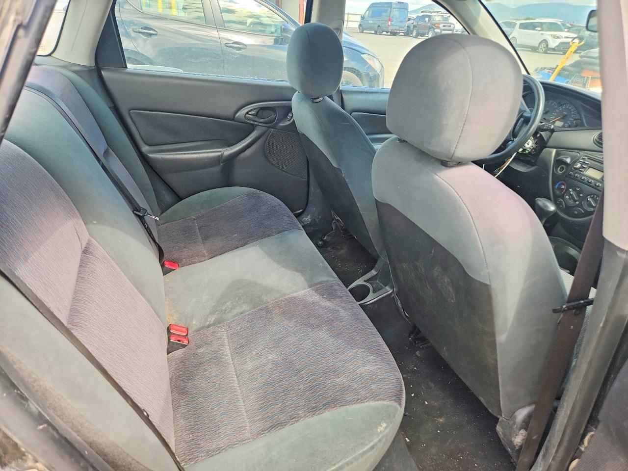 2000 Ford Focus Se Black vin: 1FAFP3437YW120906