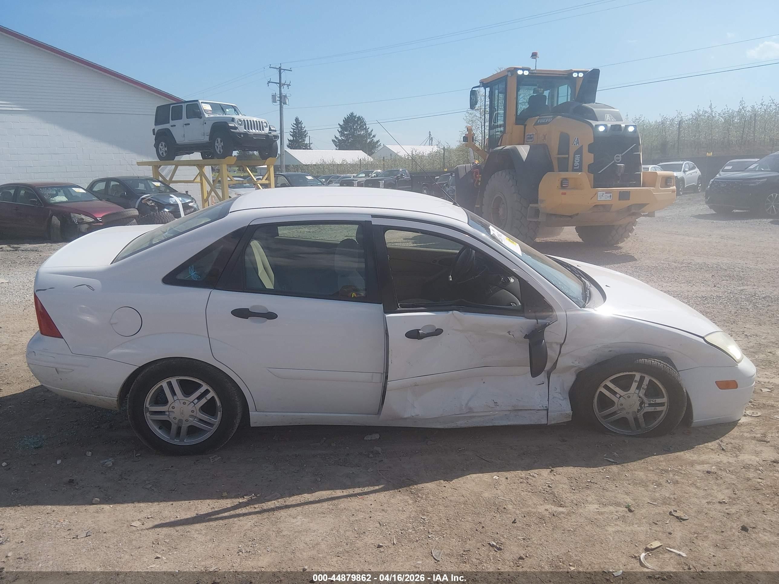 2002 Ford Focus Se White vin: 1FAFP34382W314111