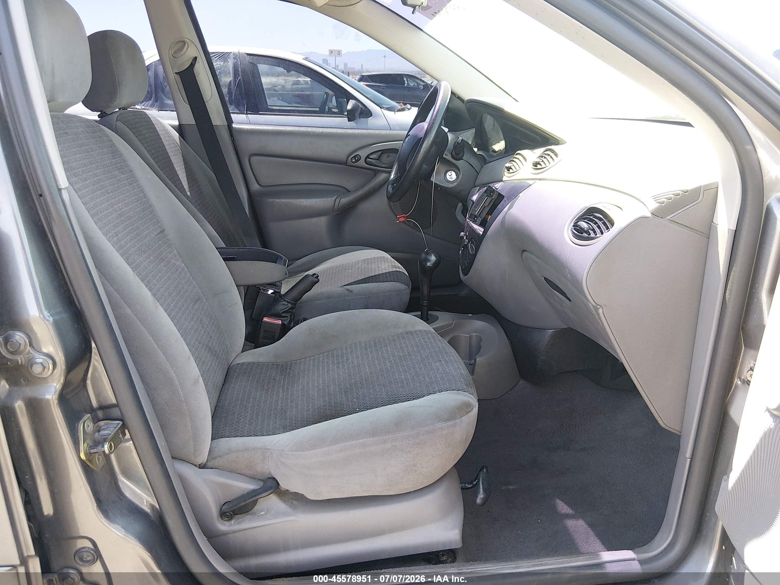 2003 Ford Focus Se Gray vin: 1FAFP34383W325367