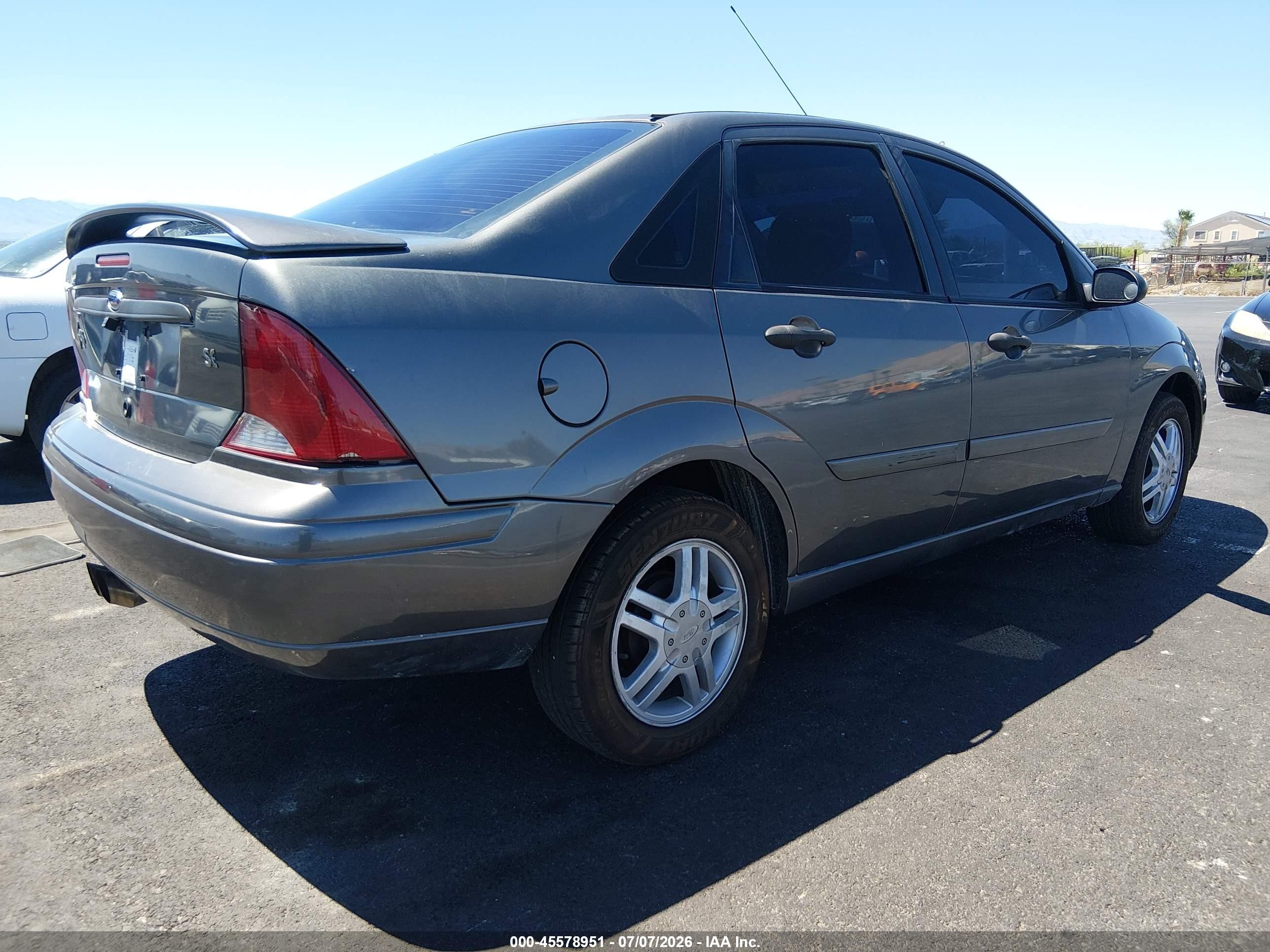 2003 Ford Focus Se Gray vin: 1FAFP34383W325367