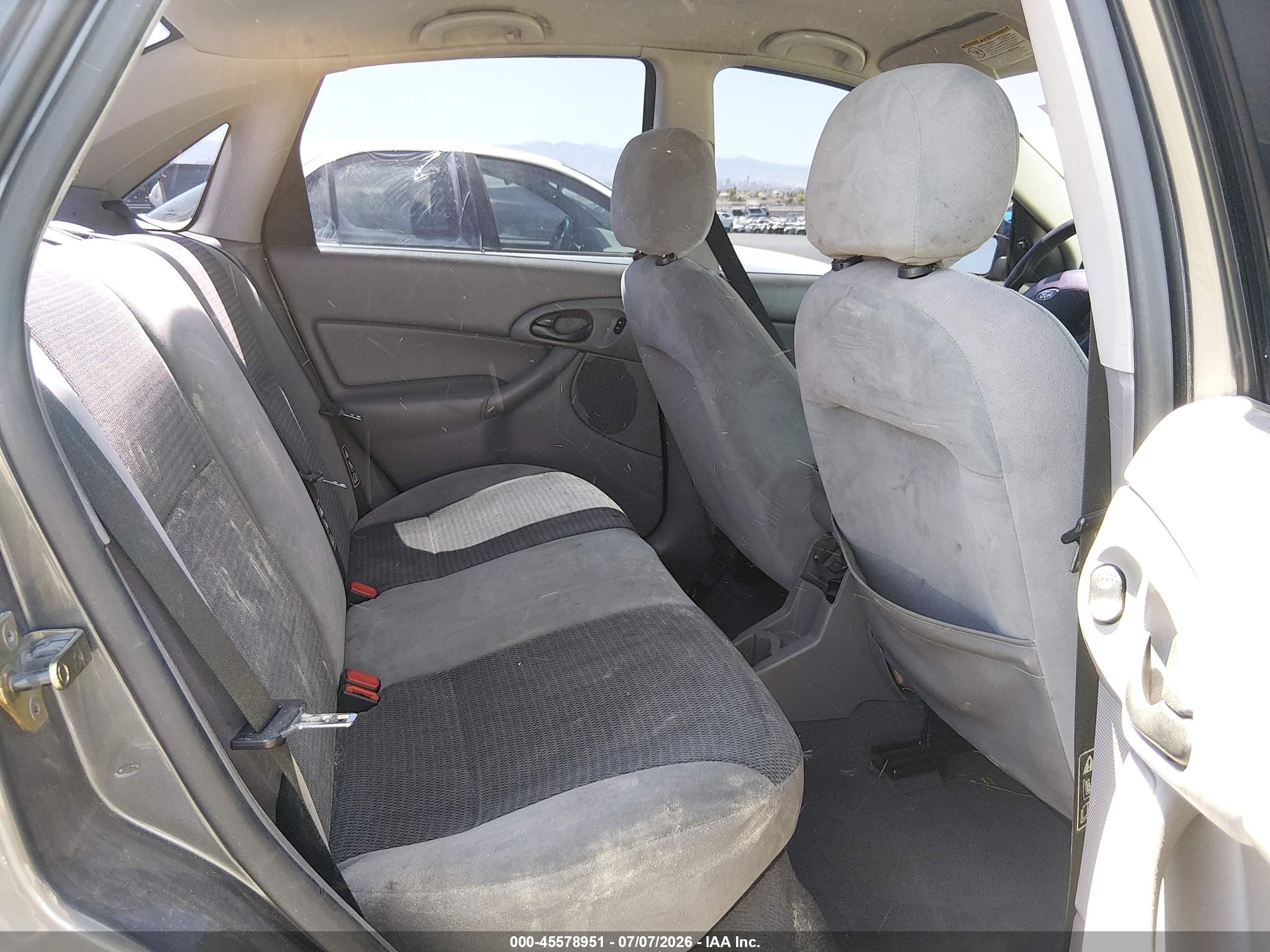 2003 Ford Focus Se Gray vin: 1FAFP34383W325367