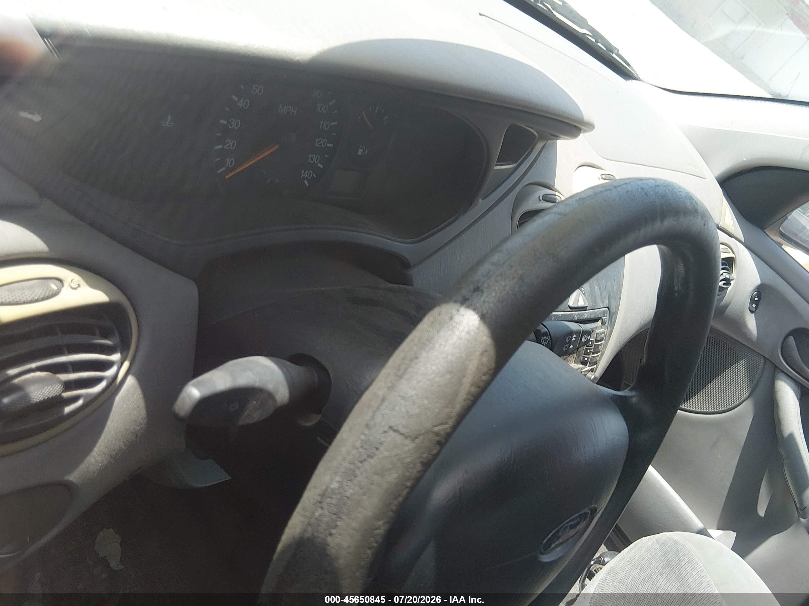 2003 Ford Focus Se Red vin: 1FAFP343X3W265320