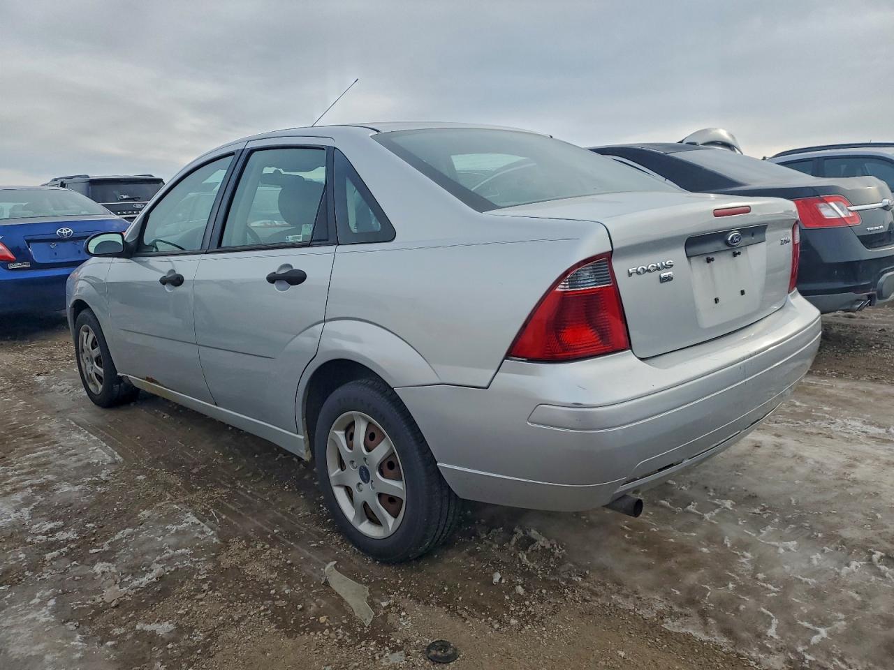 2005 Ford Focus Zx4 Gray vin: 1FAFP34N05W170673