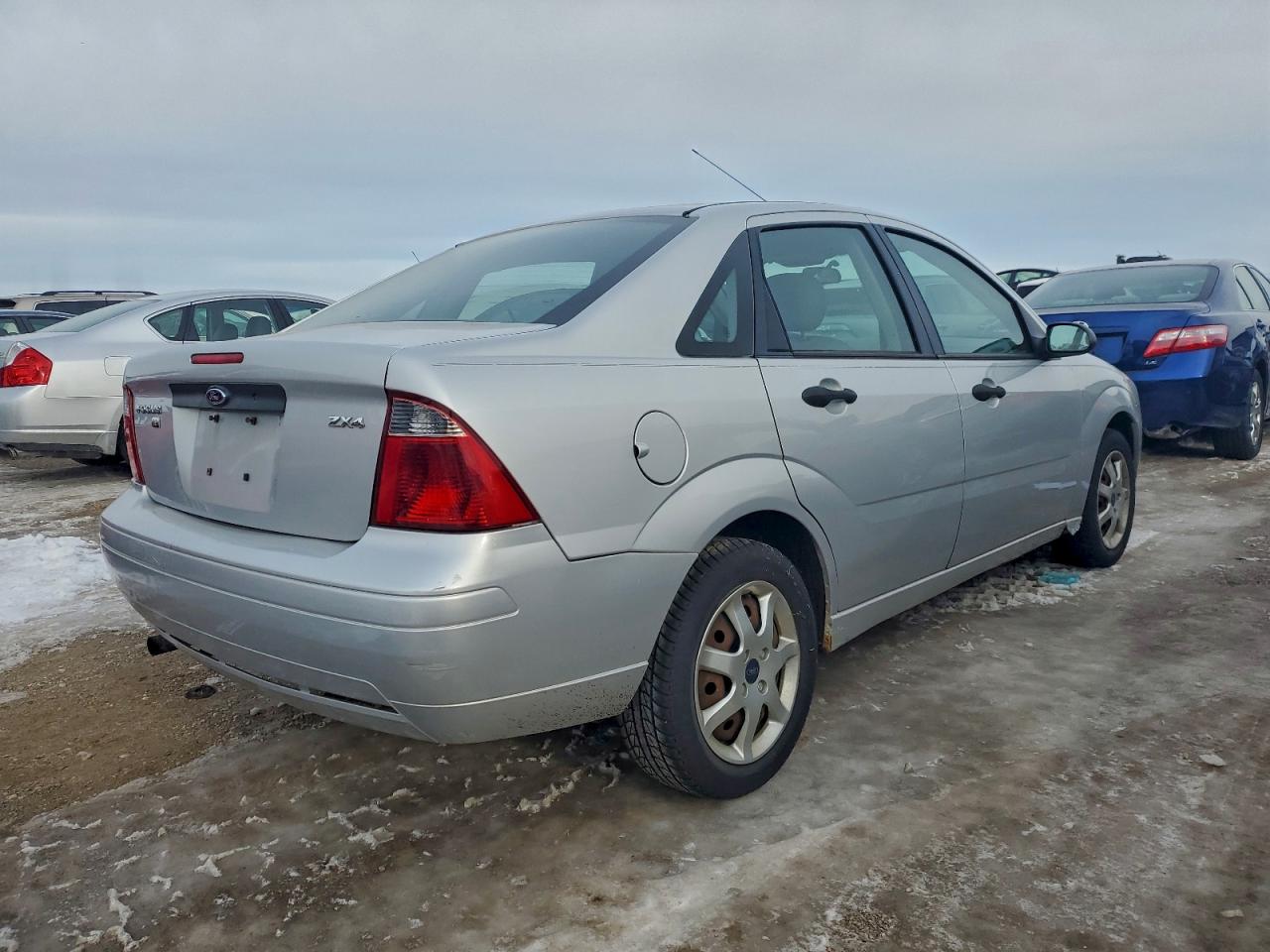 2005 Ford Focus Zx4 Gray vin: 1FAFP34N05W170673