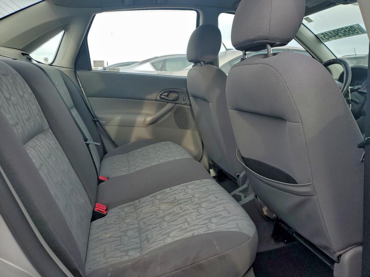 2005 Ford Focus Zx4 Gray vin: 1FAFP34N05W170673