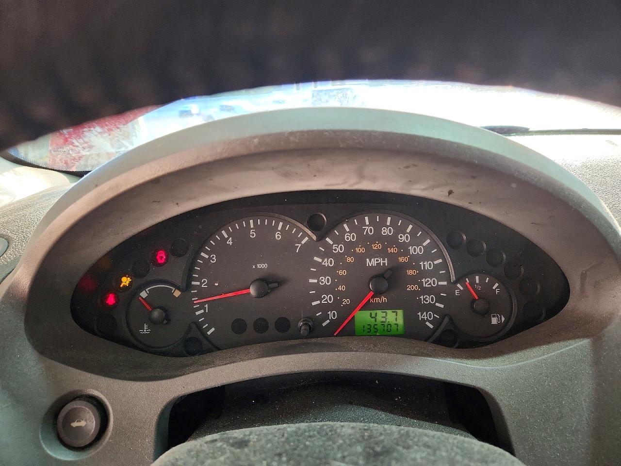 2005 Ford Focus Zx4 Red vin: 1FAFP34N05W193287