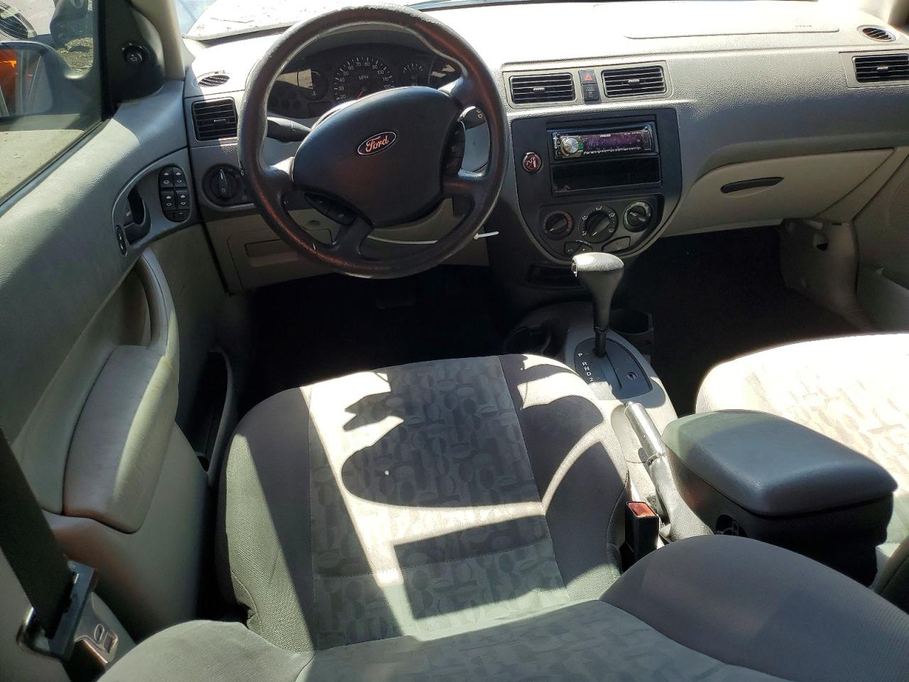 2005 Ford Focus Zx4 Silver vin: 1FAFP34N05W256291