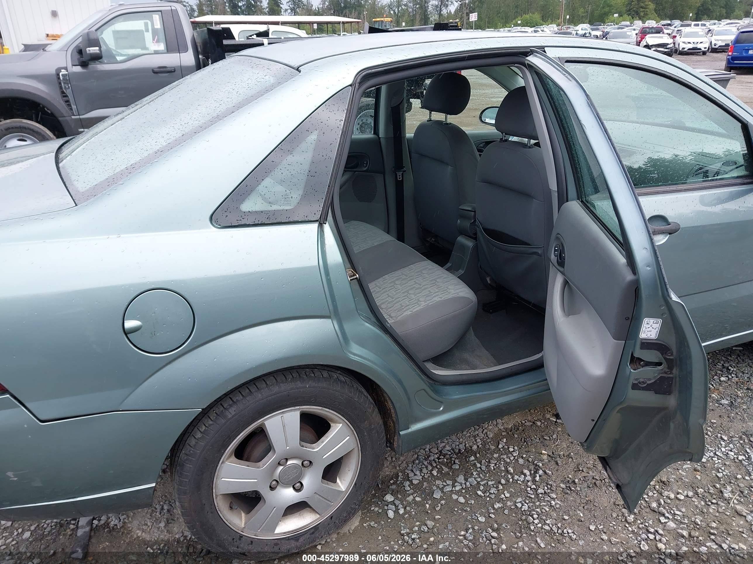 2005 Ford Focus Zx4 Green vin: 1FAFP34N05W276539