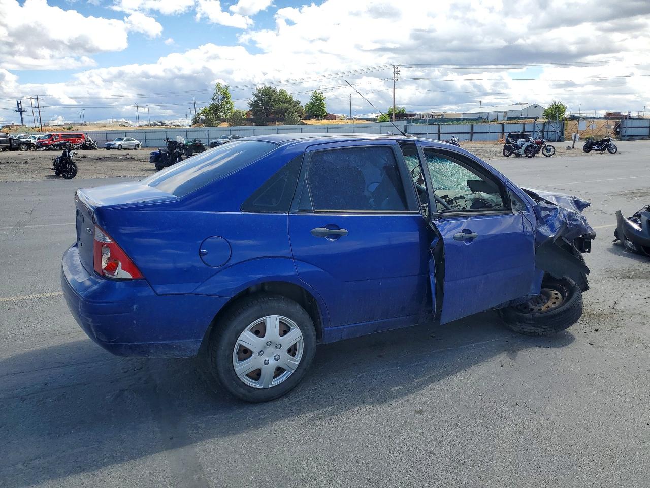 2005 Ford Focus Zx4 Blue vin: 1FAFP34N05W279957