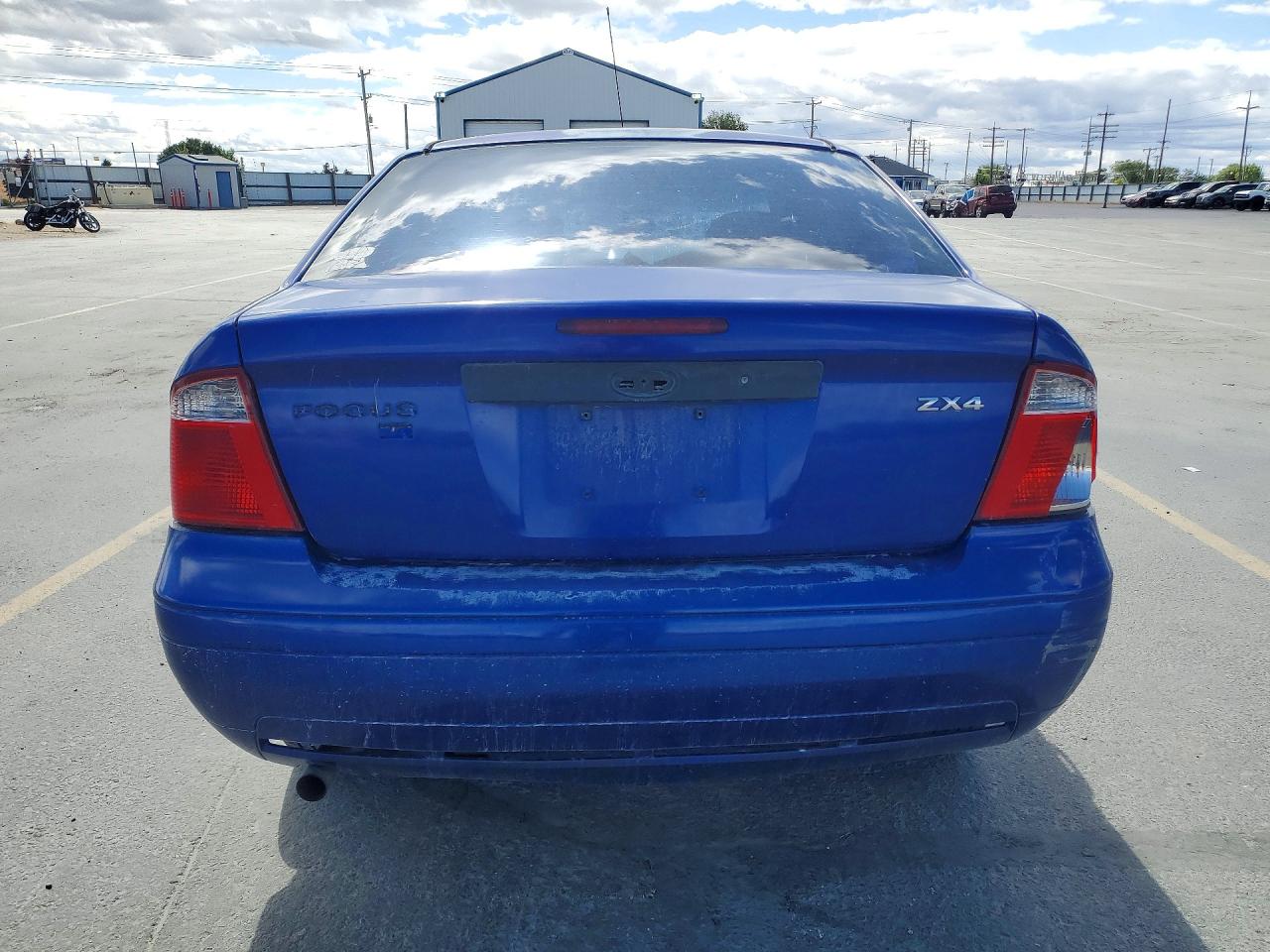 2005 Ford Focus Zx4 Blue vin: 1FAFP34N05W279957