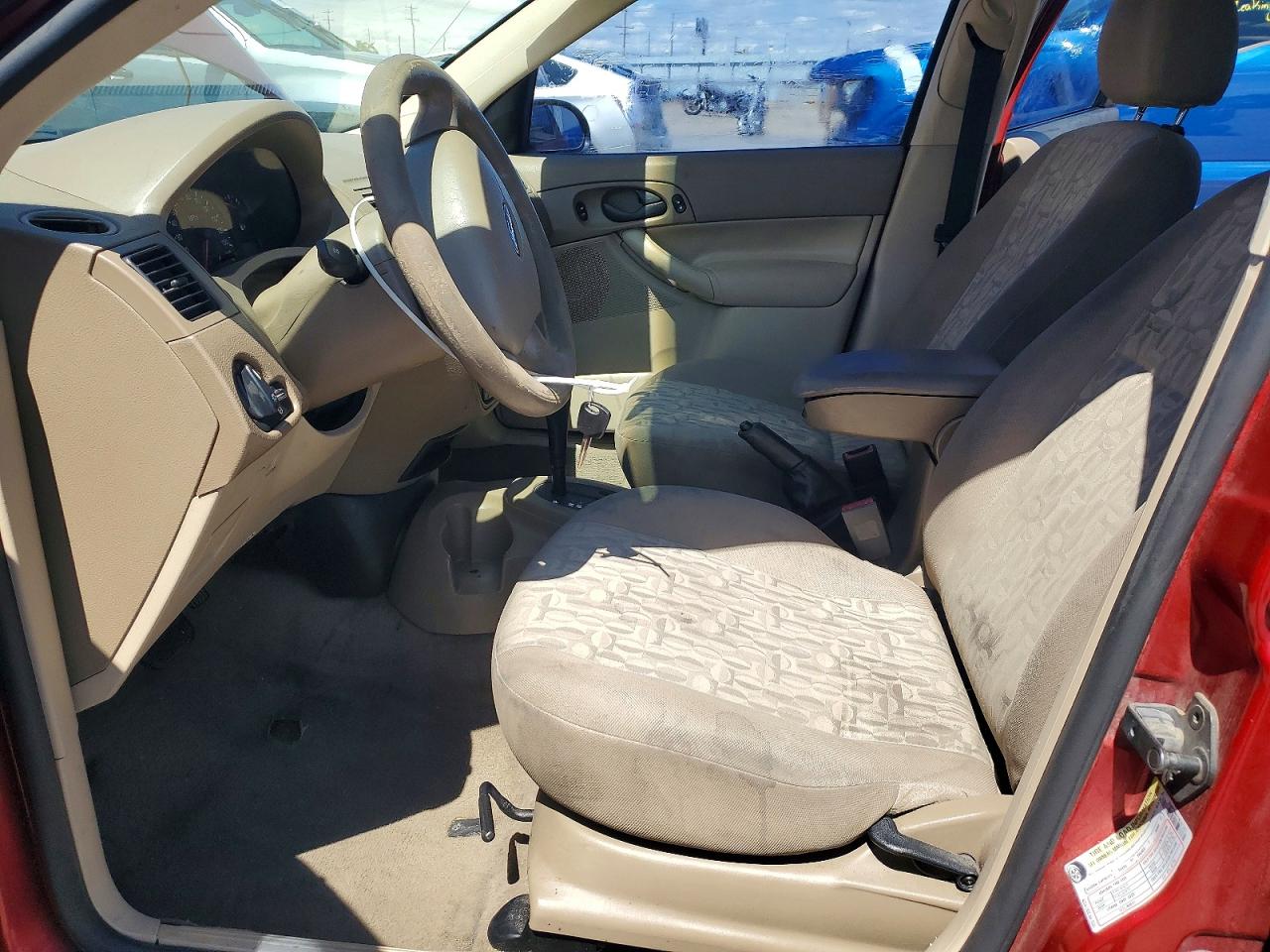 2005 Ford Focus Zx4 Red vin: 1FAFP34N05W307241