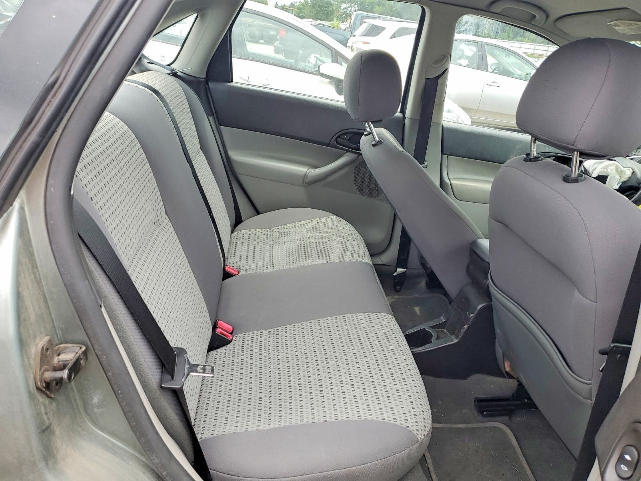 2006 Ford Focus Zx4 Gray vin: 1FAFP34N06W171677