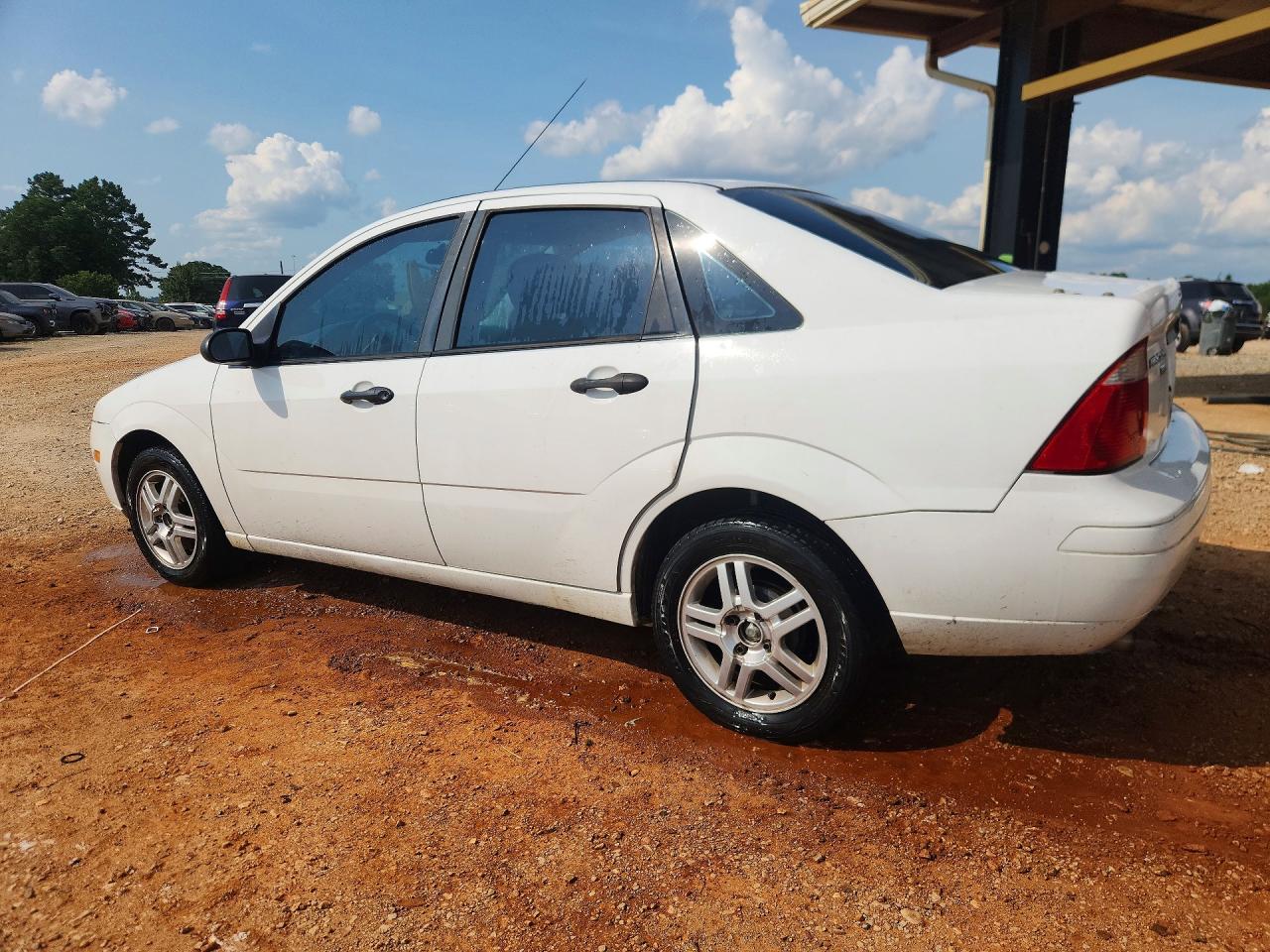 2006 Ford Focus Zx4 White vin: 1FAFP34N06W176751