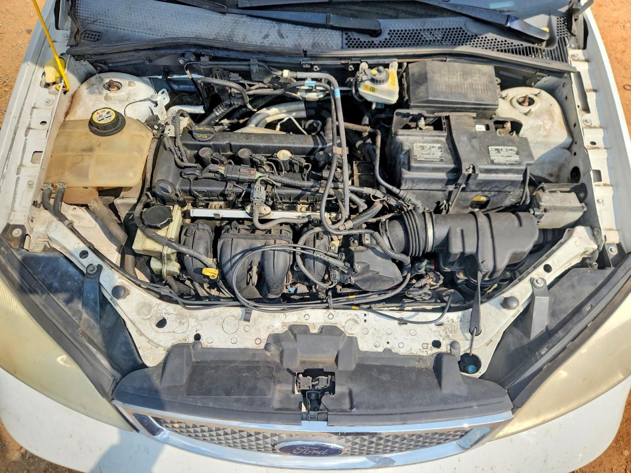2006 Ford Focus Zx4 White vin: 1FAFP34N06W176751