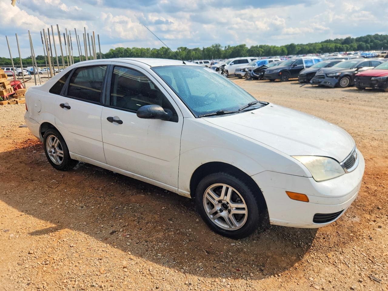 2006 Ford Focus Zx4 White vin: 1FAFP34N06W176751