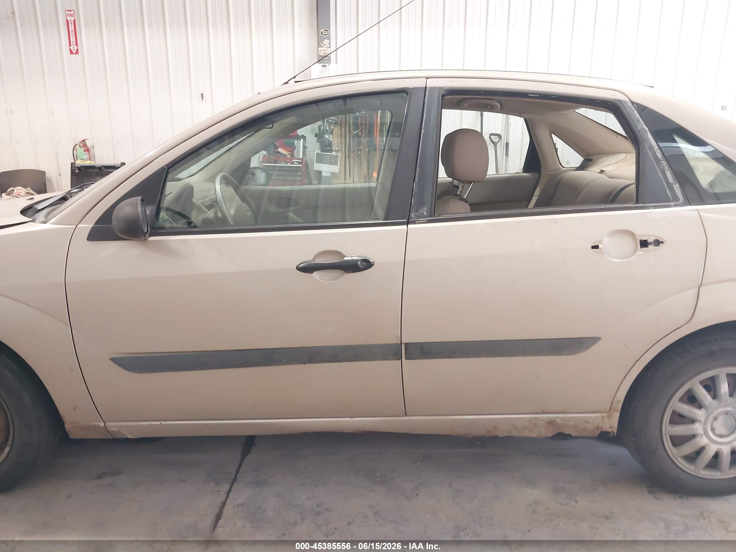 2006 Ford Focus Zx4 Beige vin: 1FAFP34N06W247687