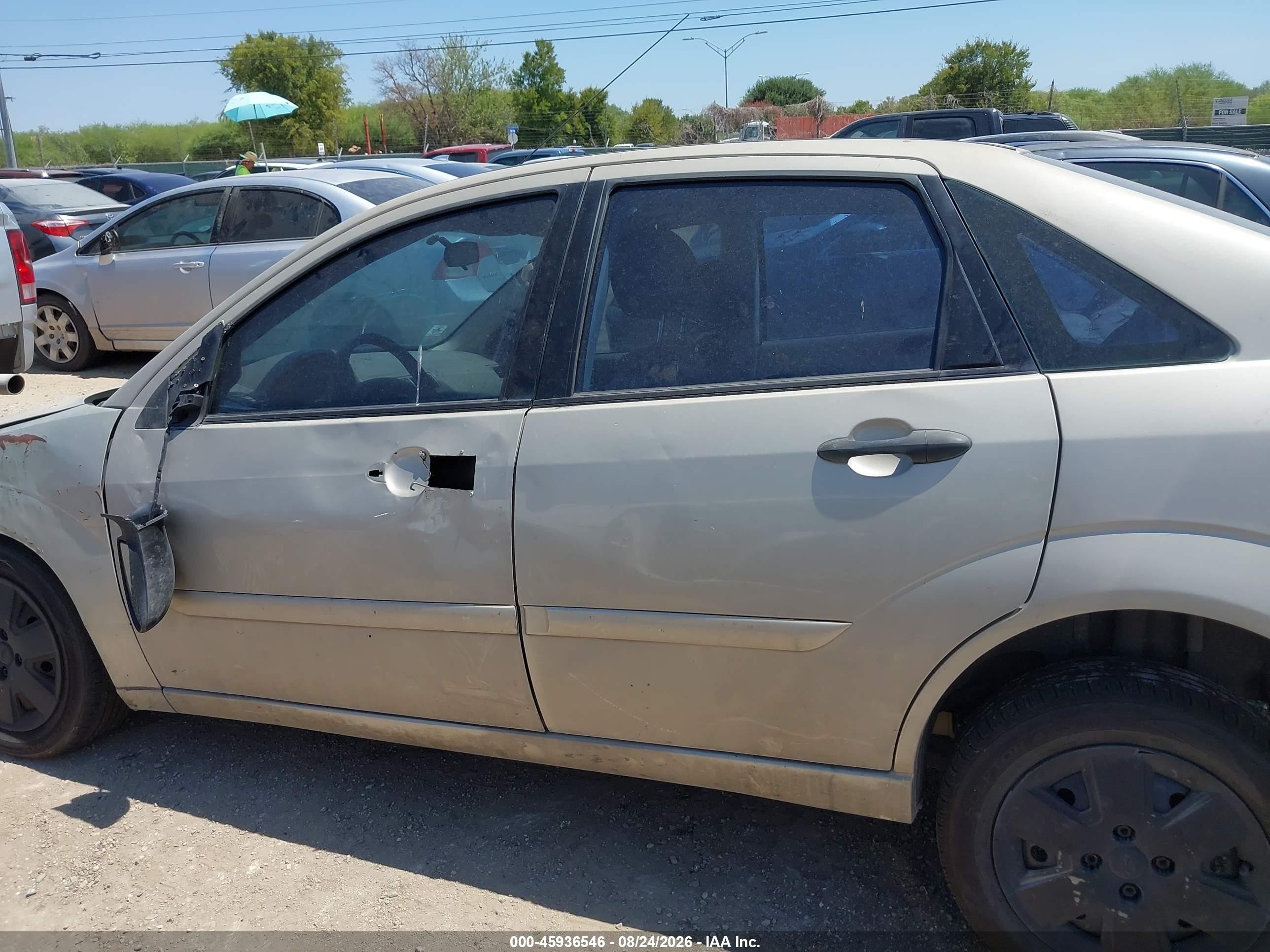 2007 Ford Focus S/se/ses Tan vin: 1FAFP34N07W102795