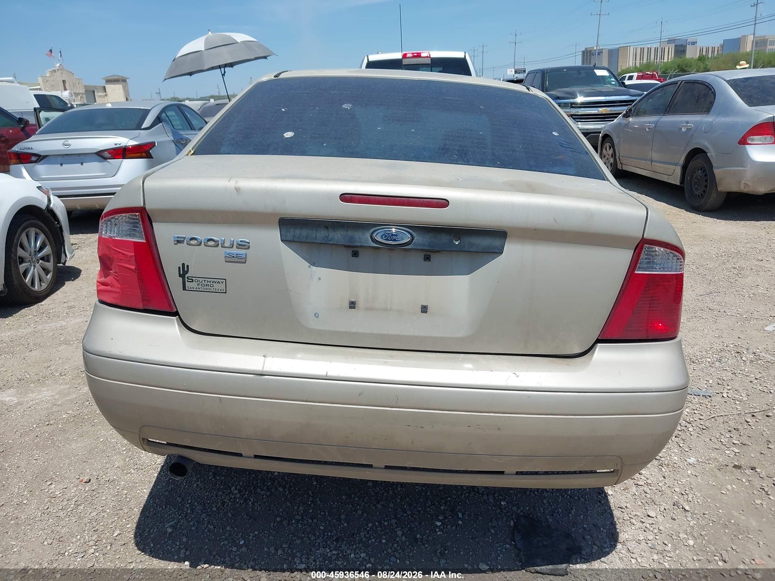 2007 Ford Focus S/se/ses Tan vin: 1FAFP34N07W102795