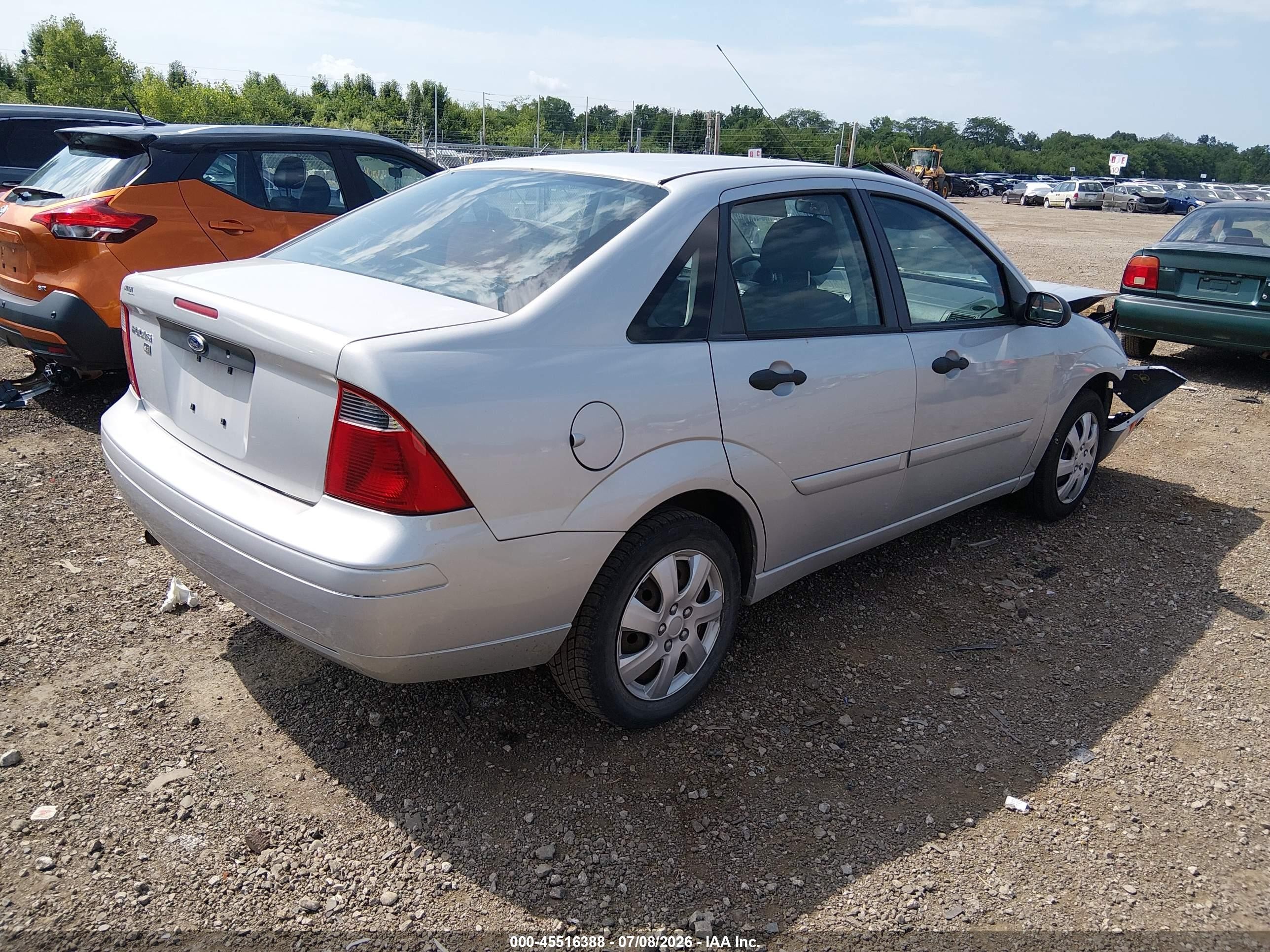 2007 Ford Focus S/se/ses Silver vin: 1FAFP34N07W202556