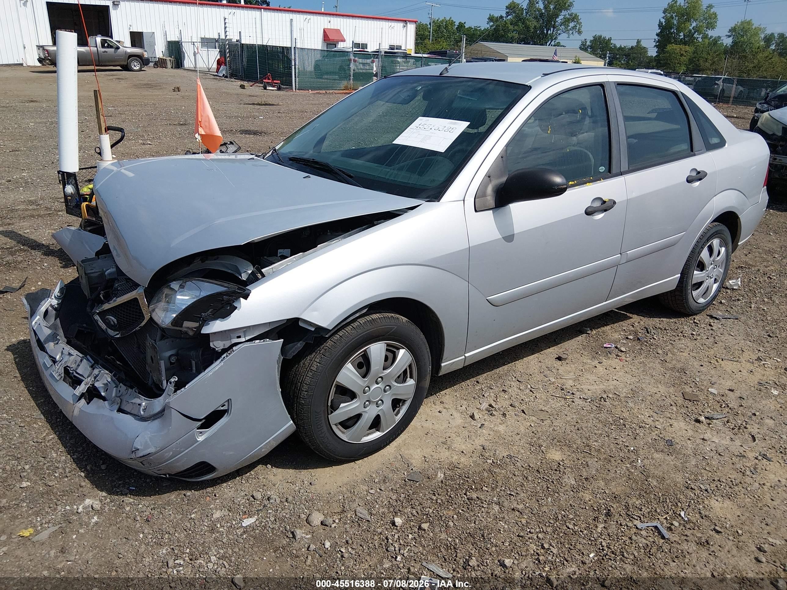 2007 Ford Focus S/se/ses Silver vin: 1FAFP34N07W202556