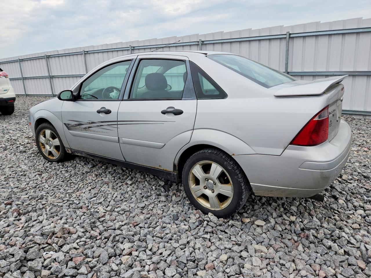 2007 Ford Focus Zx4 Silver vin: 1FAFP34N07W330652