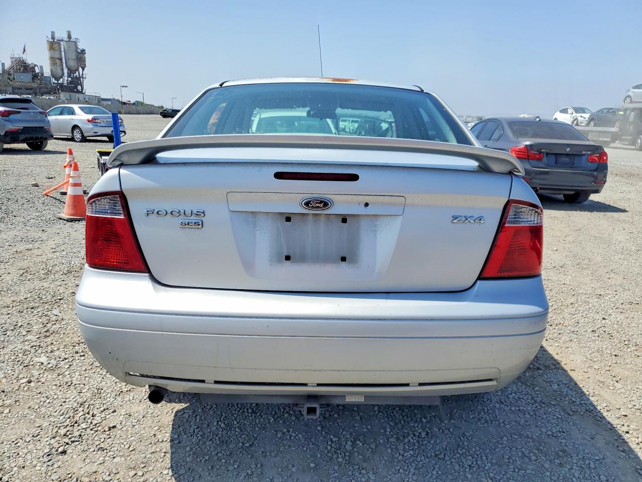 2005 Ford Focus Zx4 Серебряный vin: 1FAFP34N15W126004