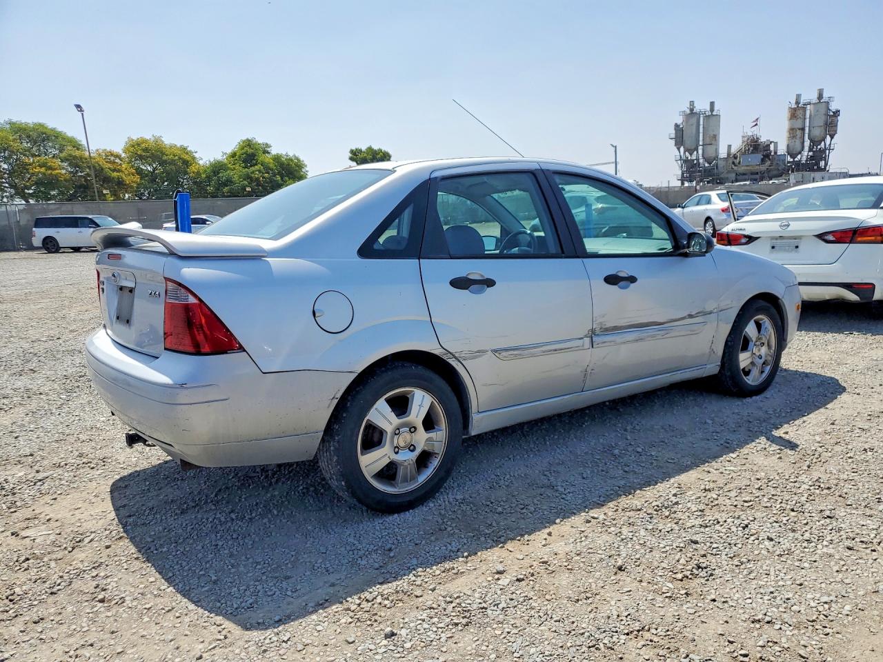 2005 Ford Focus Zx4 Серебряный vin: 1FAFP34N15W126004