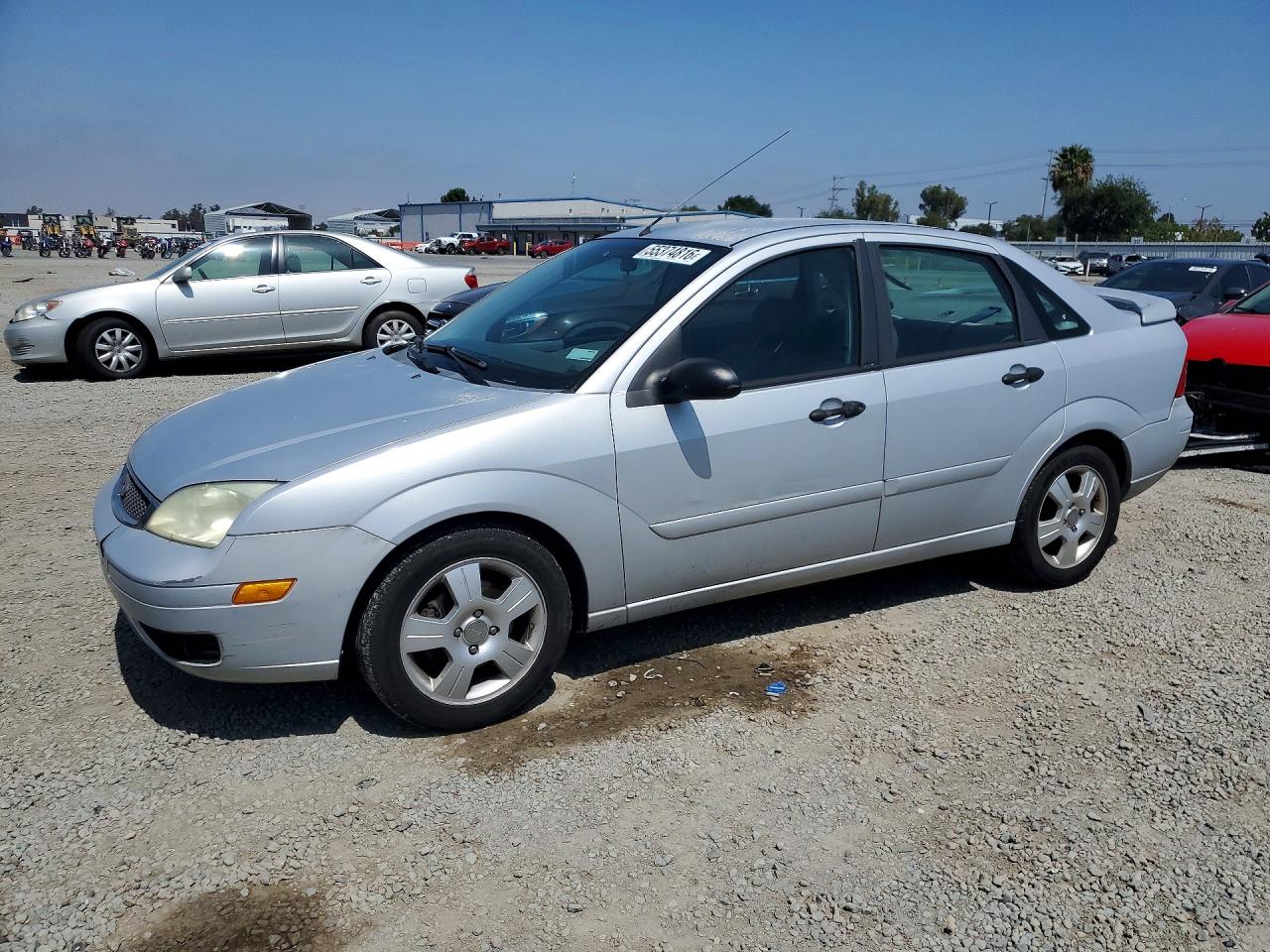 2005 Ford Focus Zx4 Silver vin: 1FAFP34N15W126004