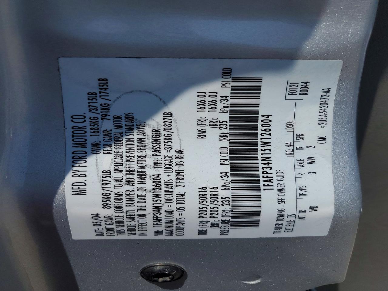 2005 Ford Focus Zx4 Серебряный vin: 1FAFP34N15W126004