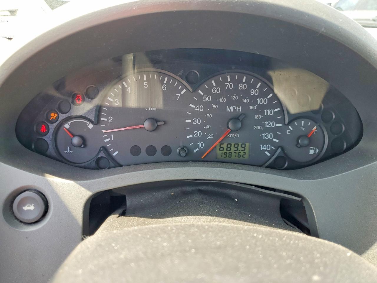 2005 Ford Focus Zx4 Серебряный vin: 1FAFP34N15W126004