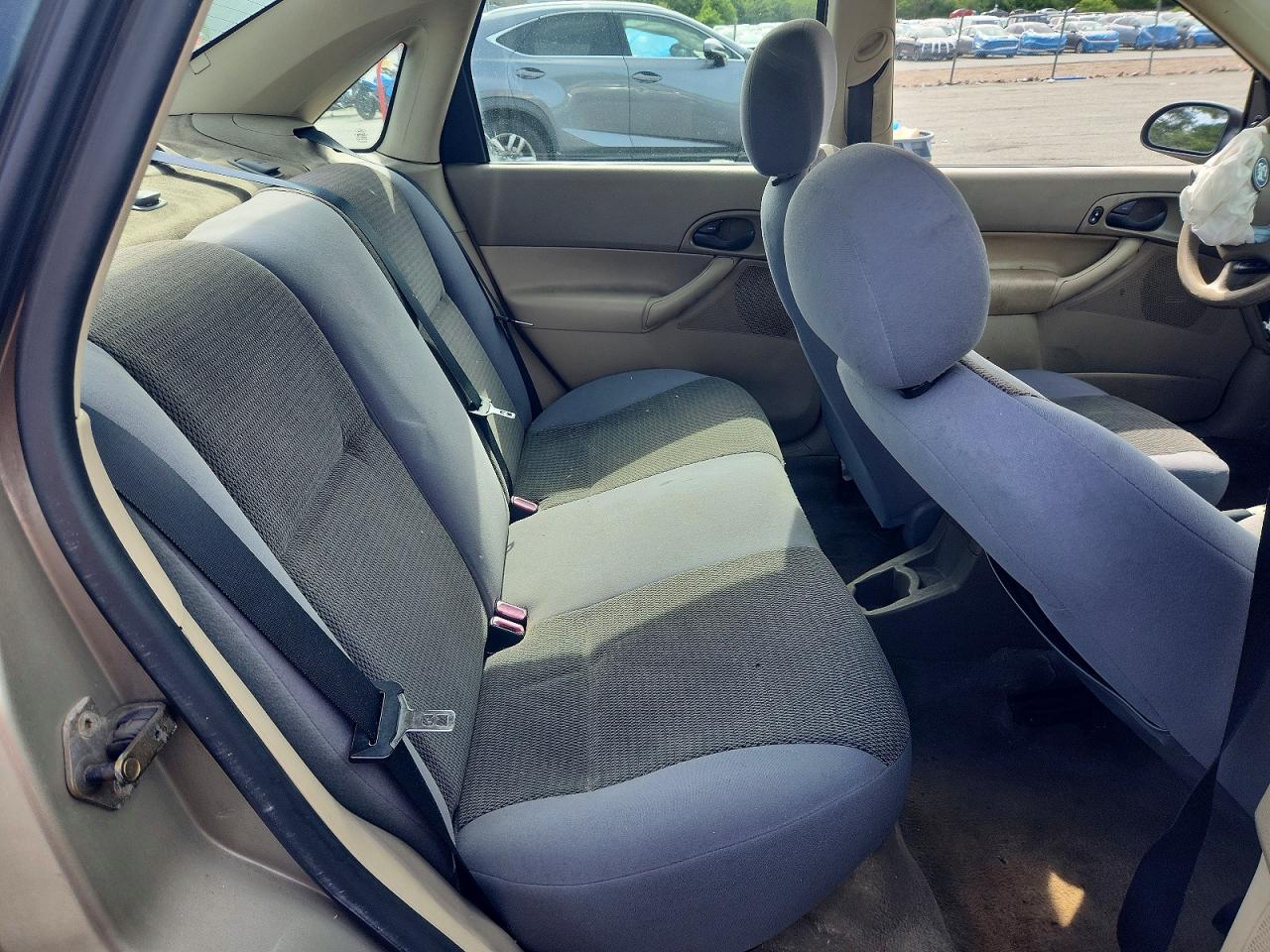 2005 Ford Focus Zx4 Tan vin: 1FAFP34N15W153090