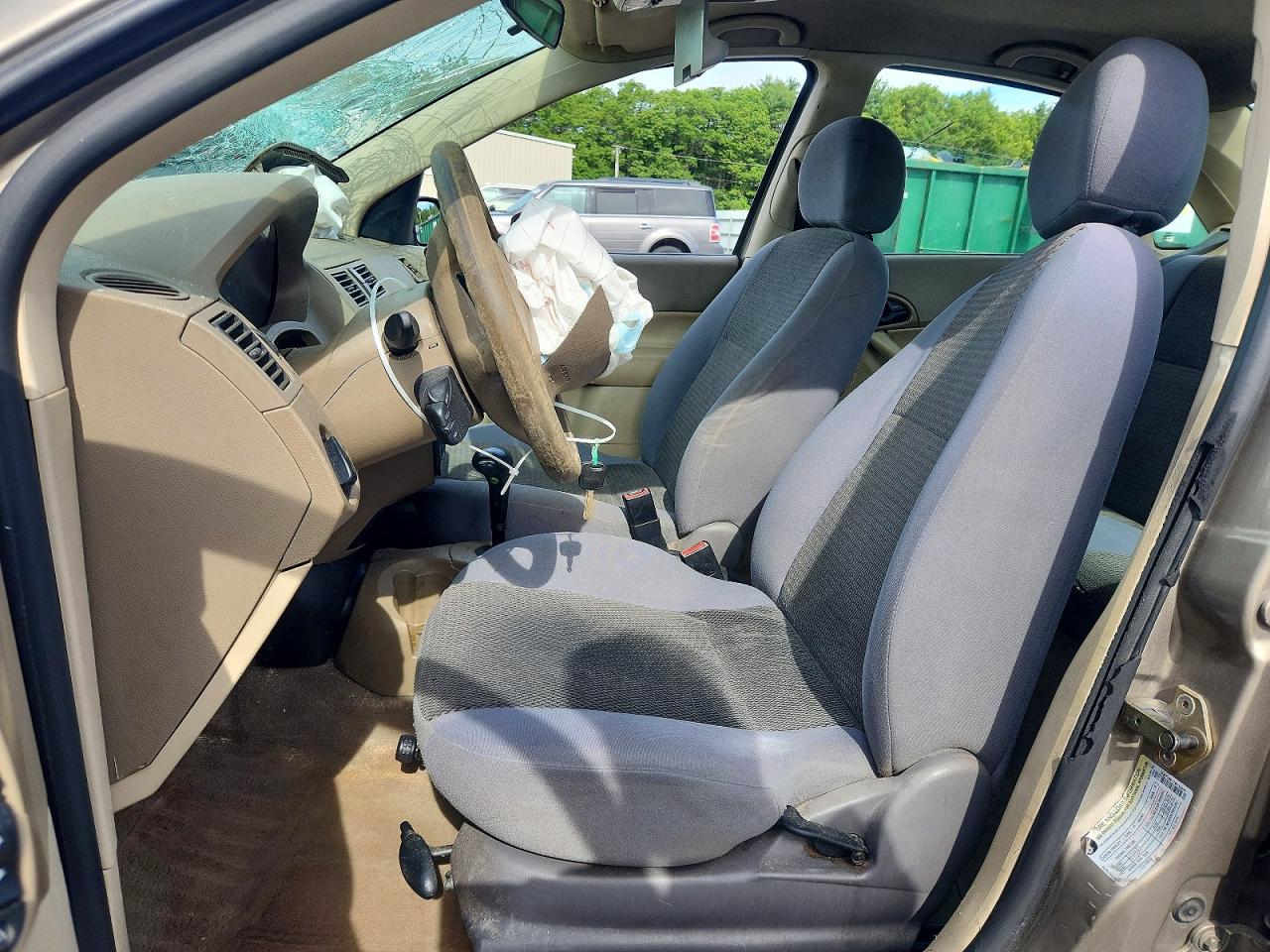 2005 Ford Focus Zx4 Tan vin: 1FAFP34N15W153090