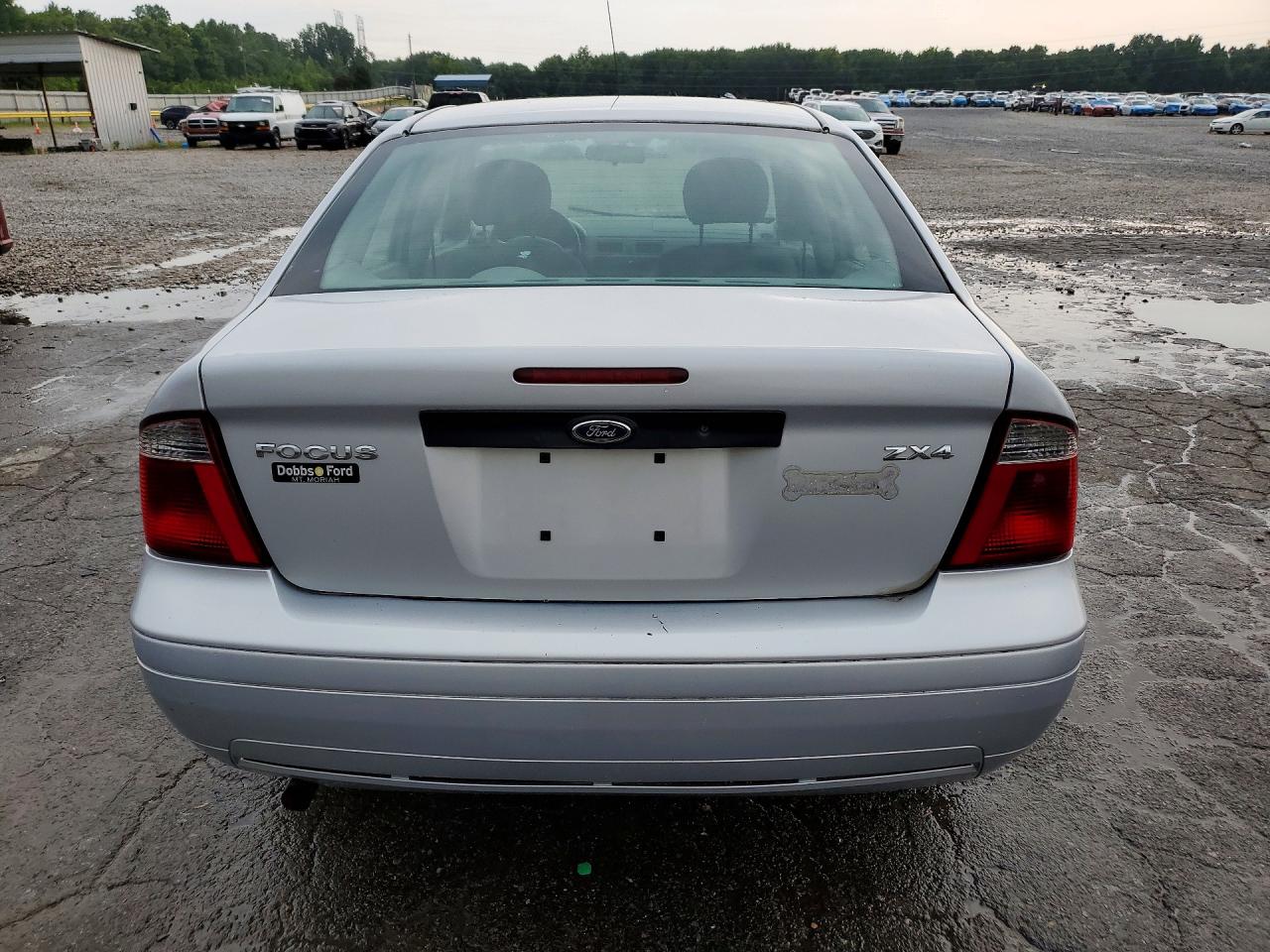 2005 Ford Focus Zx4 Серебряный vin: 1FAFP34N15W155308