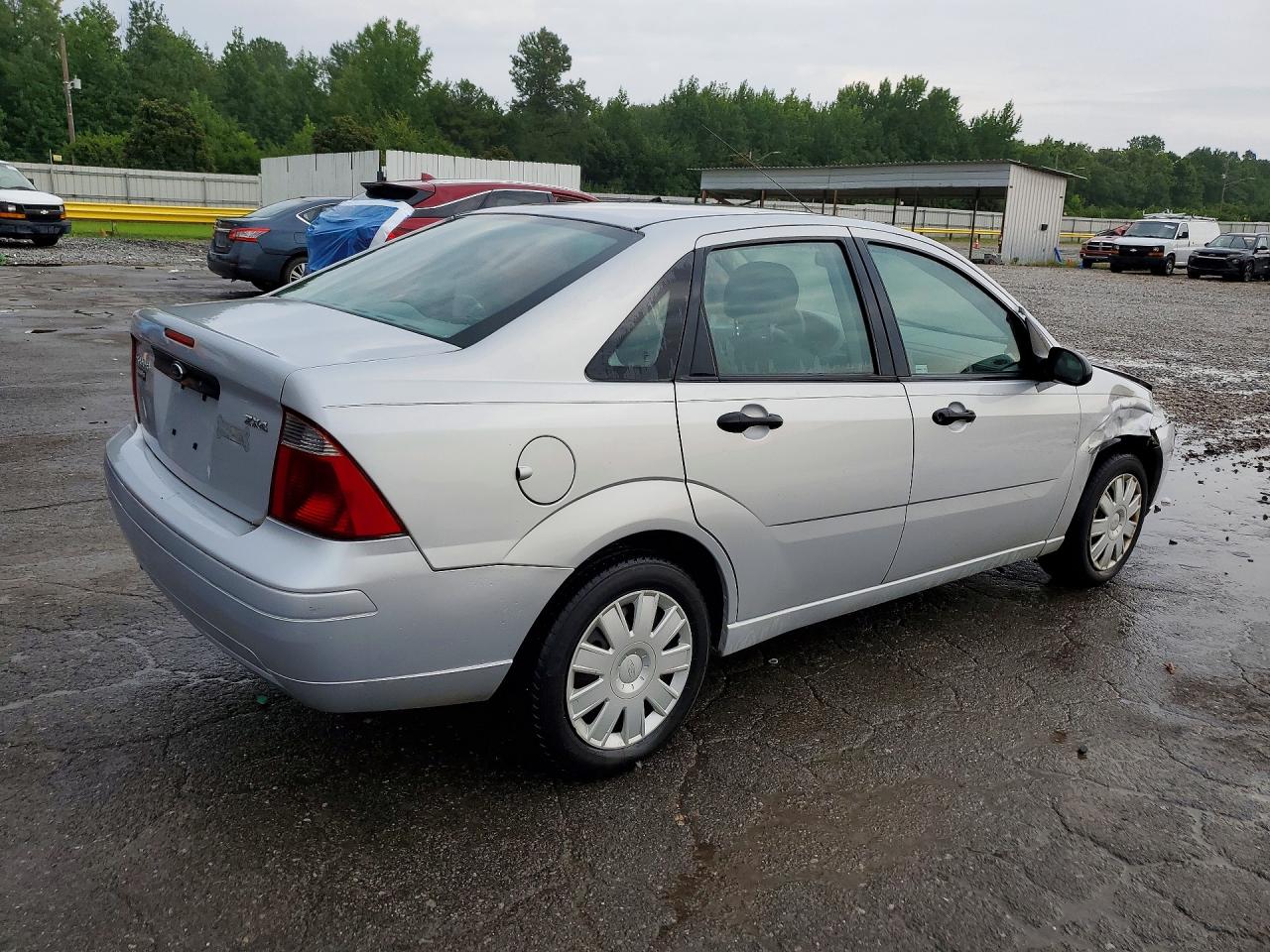 2005 Ford Focus Zx4 Серебряный vin: 1FAFP34N15W155308