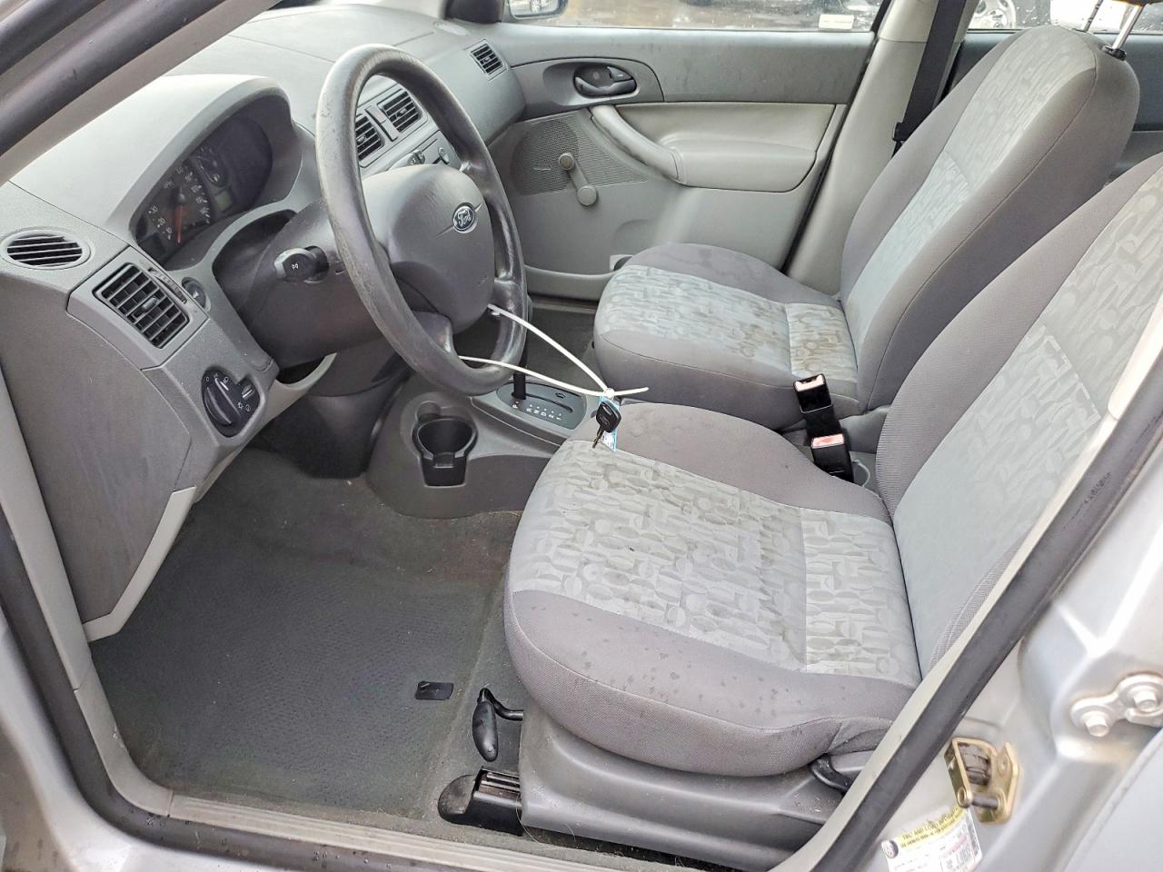 2005 Ford Focus Zx4 Серебряный vin: 1FAFP34N15W155308