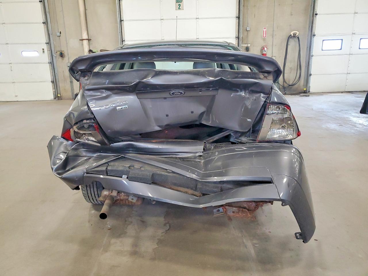 2005 Ford Focus Zx4 Gray vin: 1FAFP34N15W167054