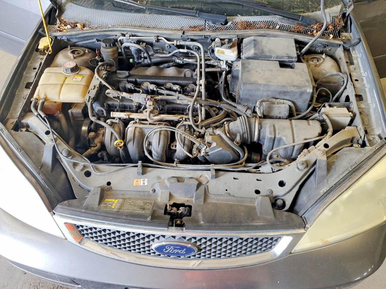 2005 Ford Focus Zx4 Gray vin: 1FAFP34N15W167054