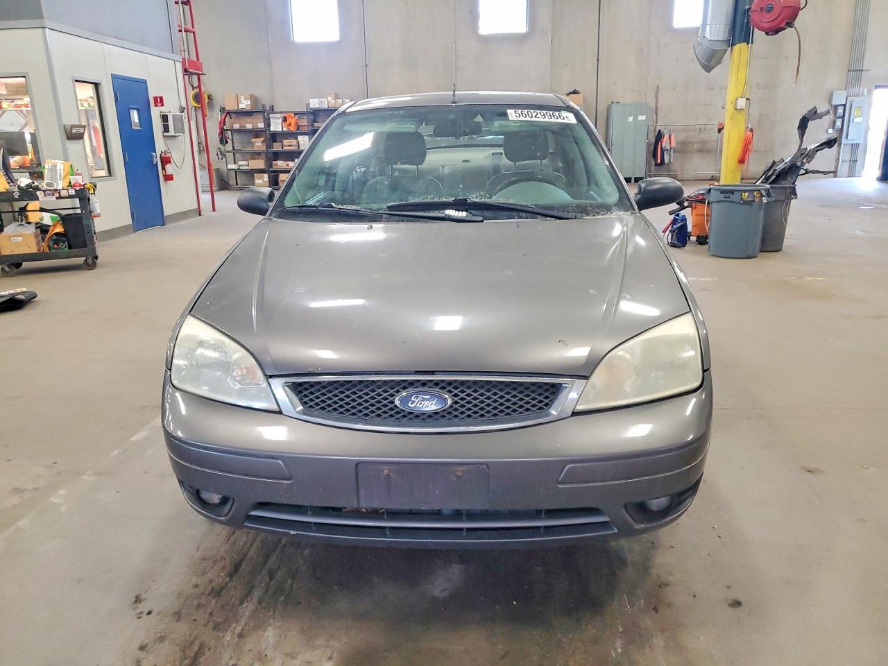 2005 Ford Focus Zx4 Gray vin: 1FAFP34N15W167054
