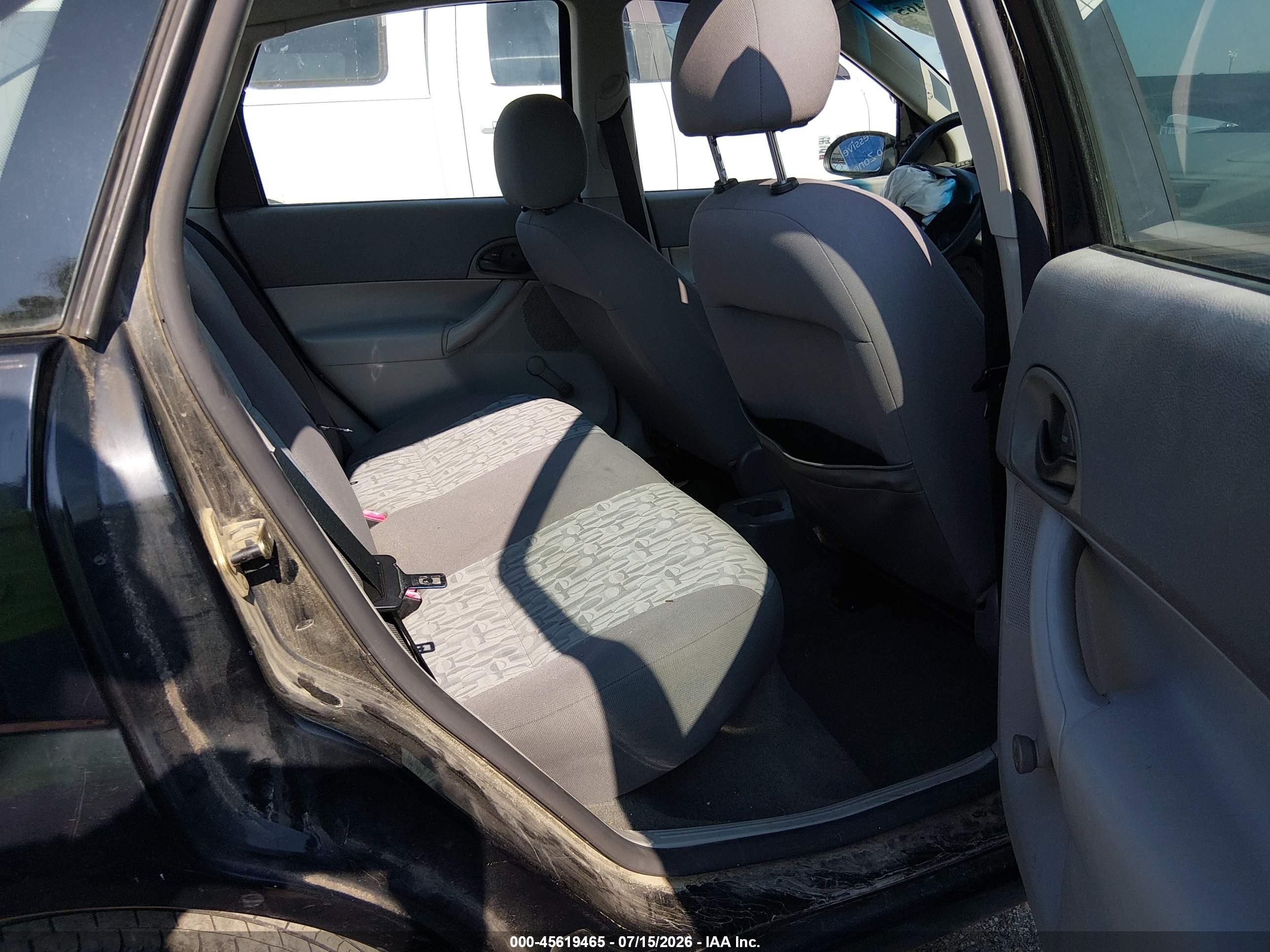 2005 Ford Focus Zx4 Black vin: 1FAFP34N15W273231