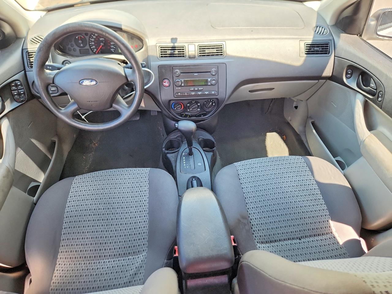 2006 Ford Focus Zx4 White vin: 1FAFP34N16W172062