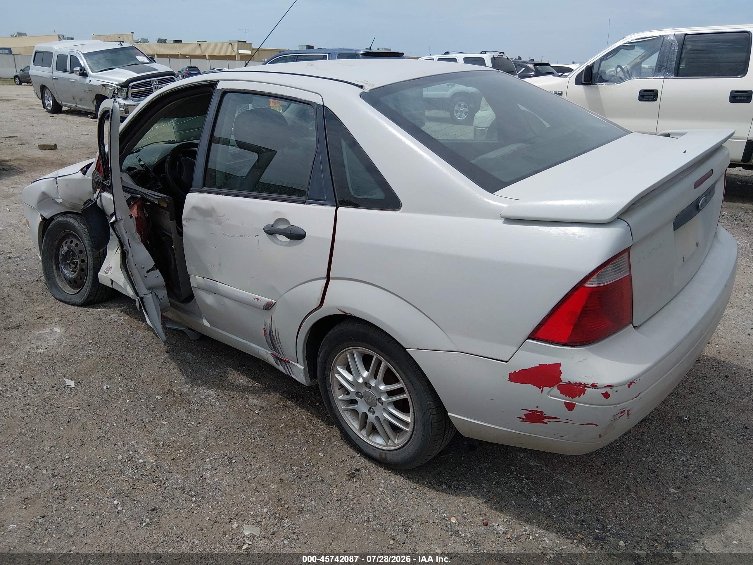 2006 Ford Focus Zx4 White vin: 1FAFP34N16W189394