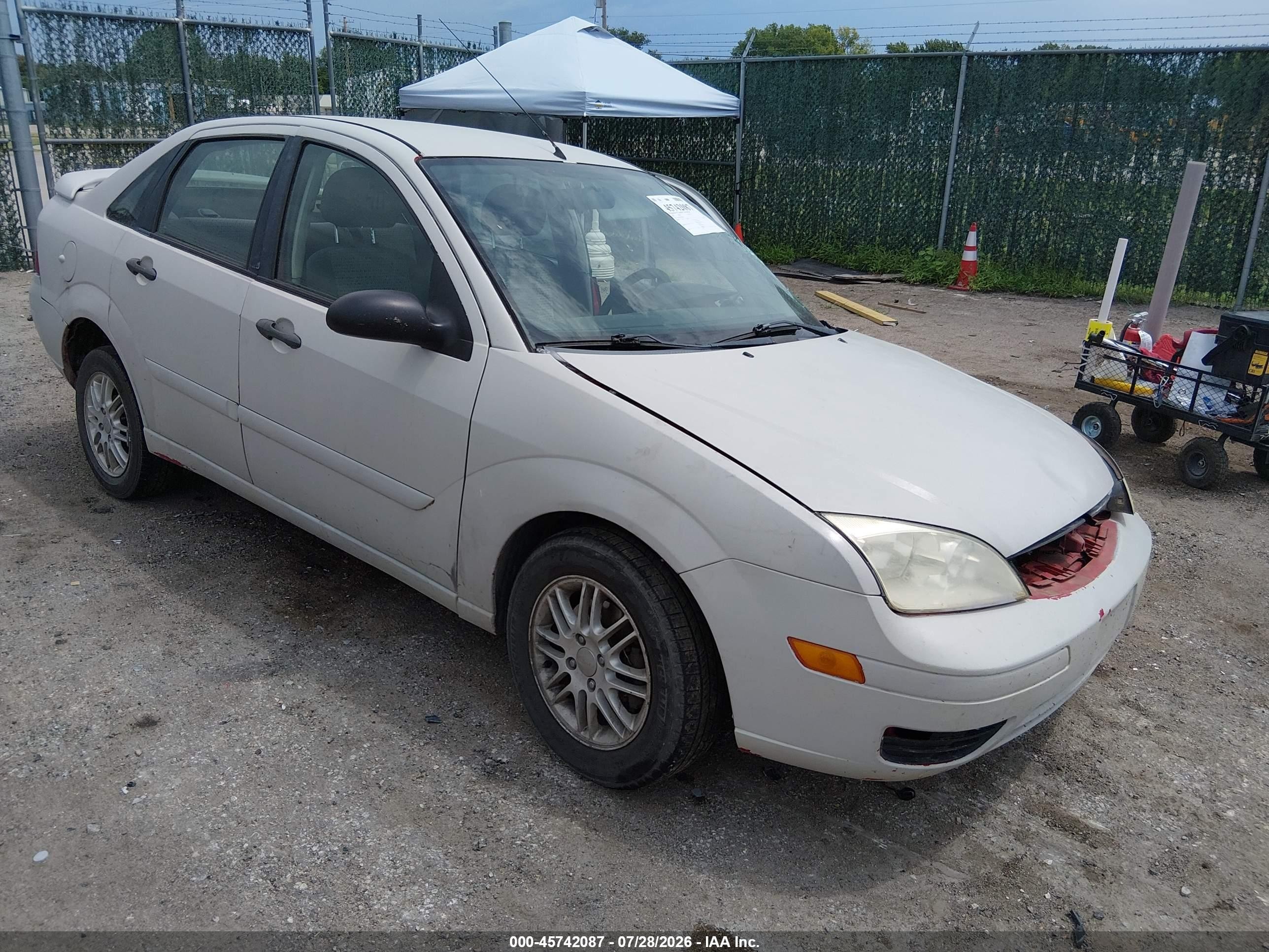 2006 Ford Focus Zx4 White vin: 1FAFP34N16W189394