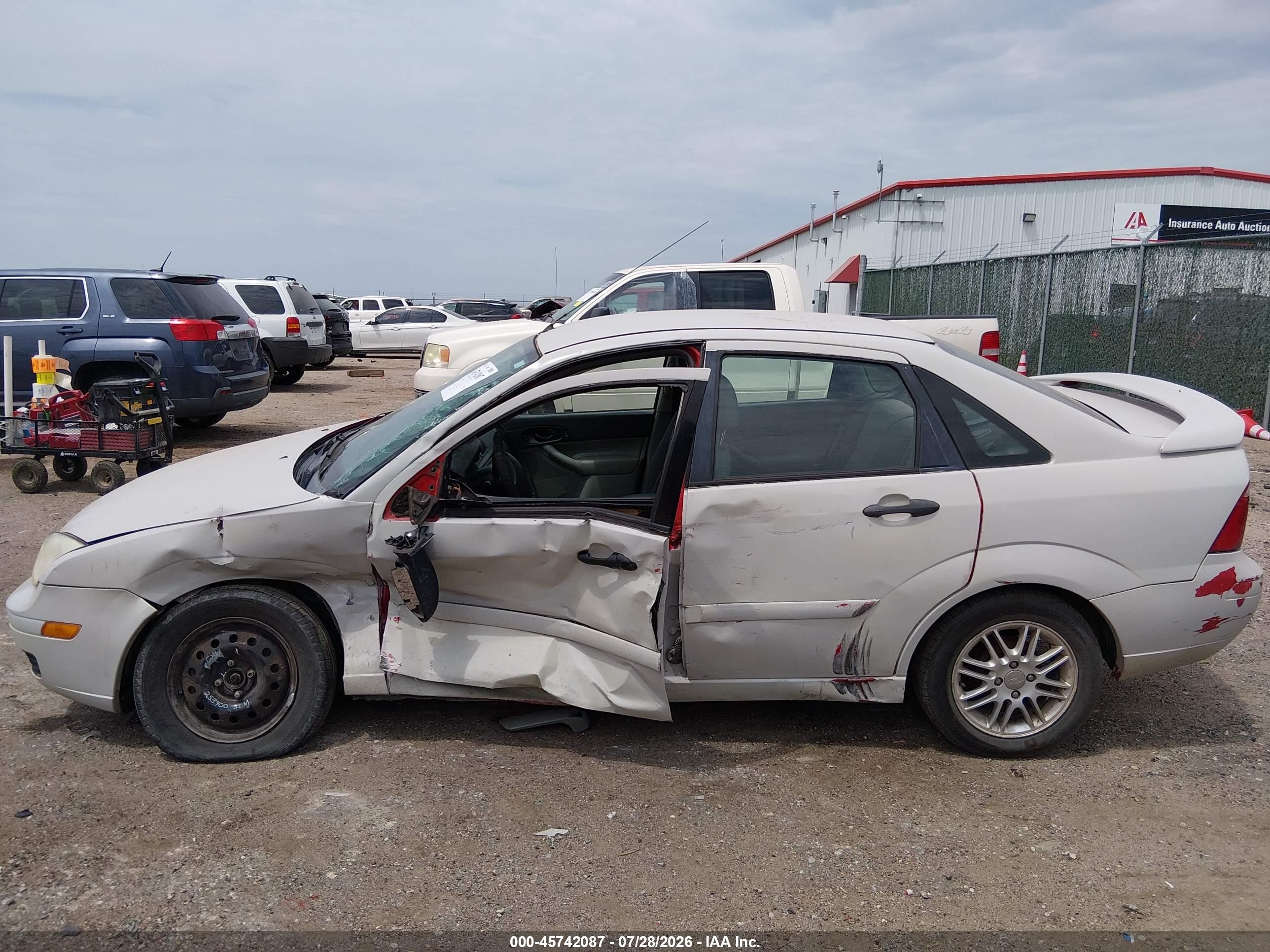 2006 Ford Focus Zx4 White vin: 1FAFP34N16W189394