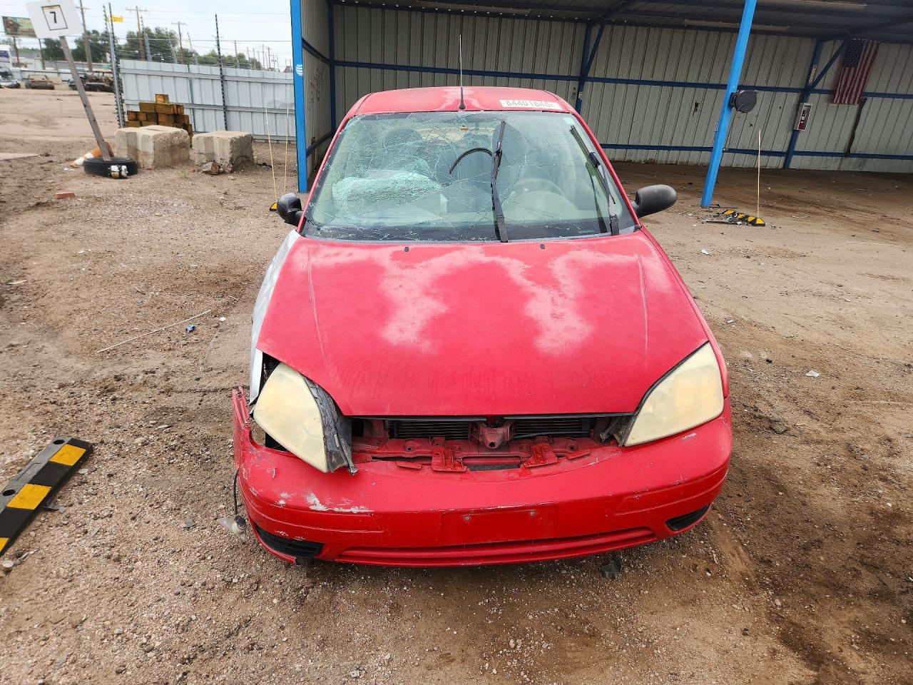 2006 Ford Focus Zx4 Red vin: 1FAFP34N16W242465