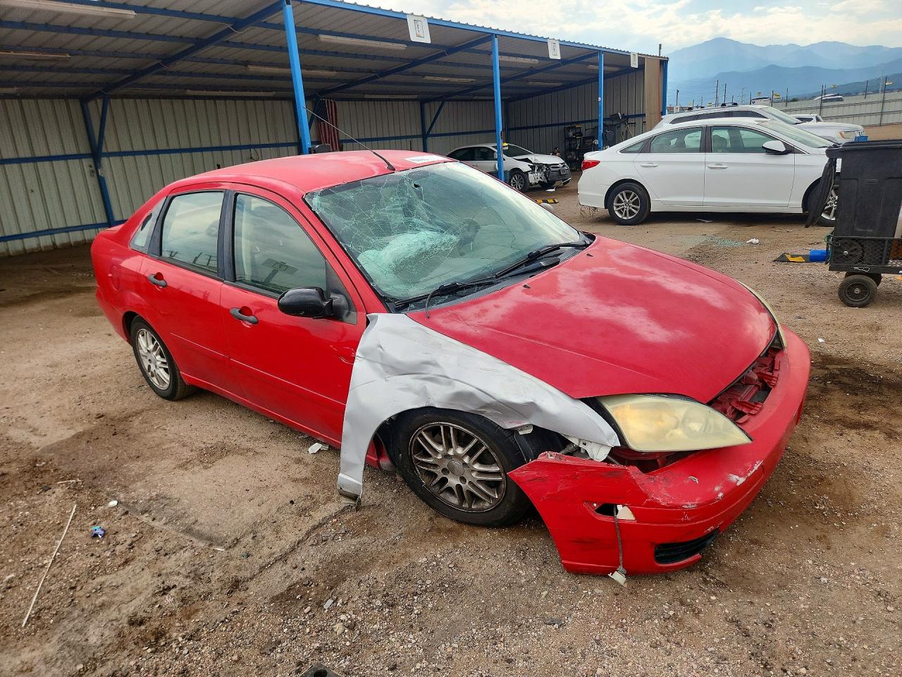 2006 Ford Focus Zx4 Red vin: 1FAFP34N16W242465