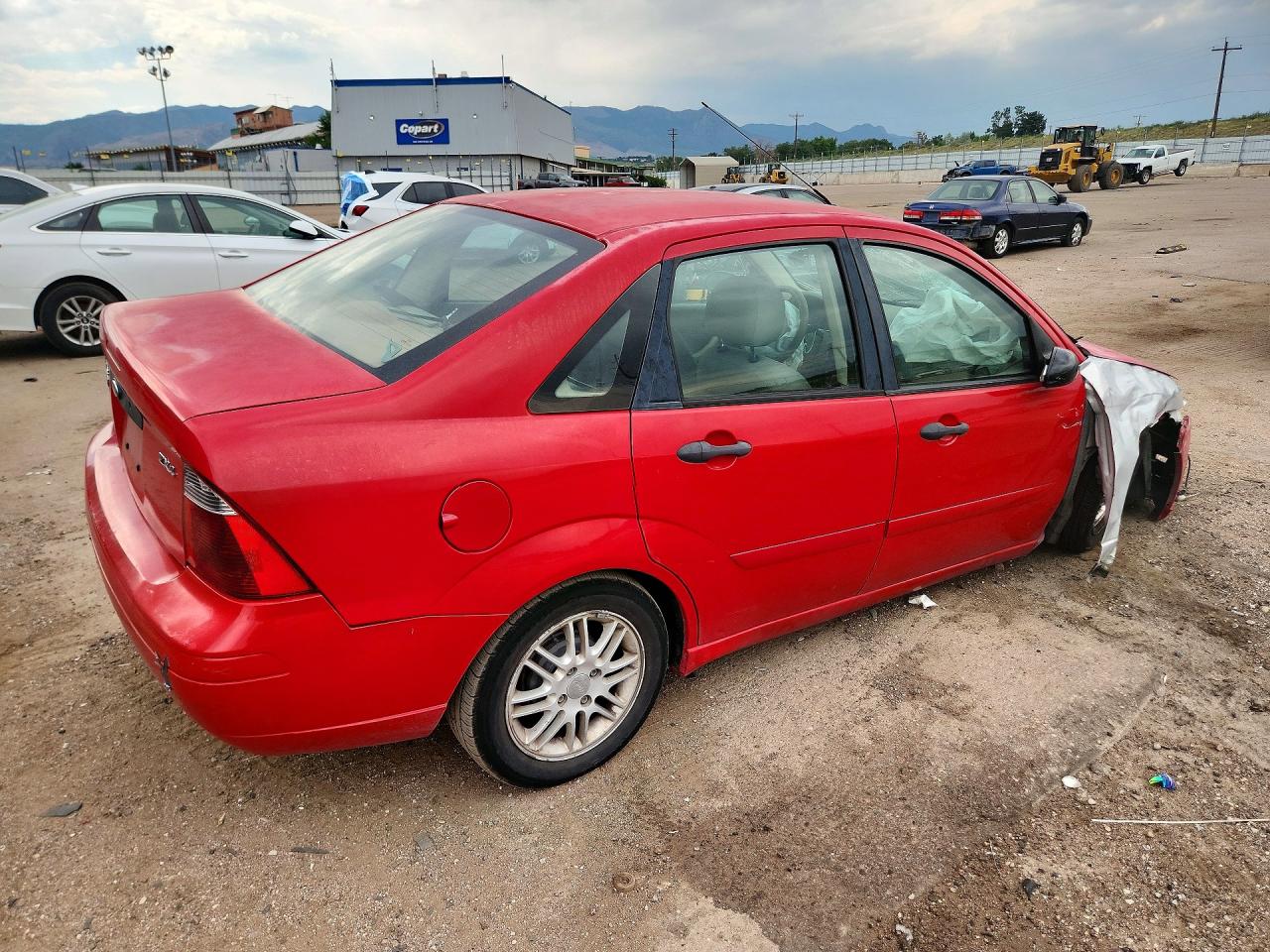 2006 Ford Focus Zx4 Red vin: 1FAFP34N16W242465