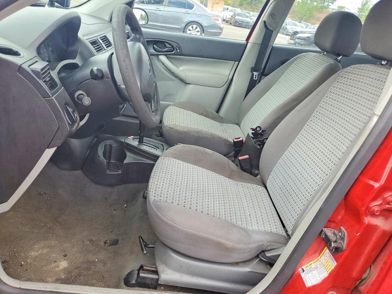 2007 Ford Focus Zx4 Red vin: 1FAFP34N17W109092