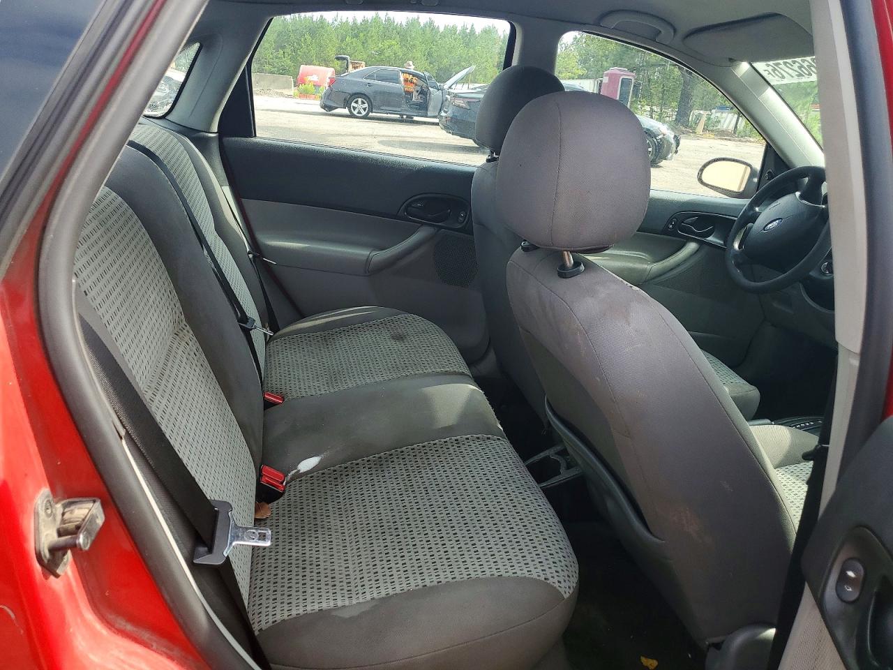 2007 Ford Focus Zx4 Red vin: 1FAFP34N17W109092