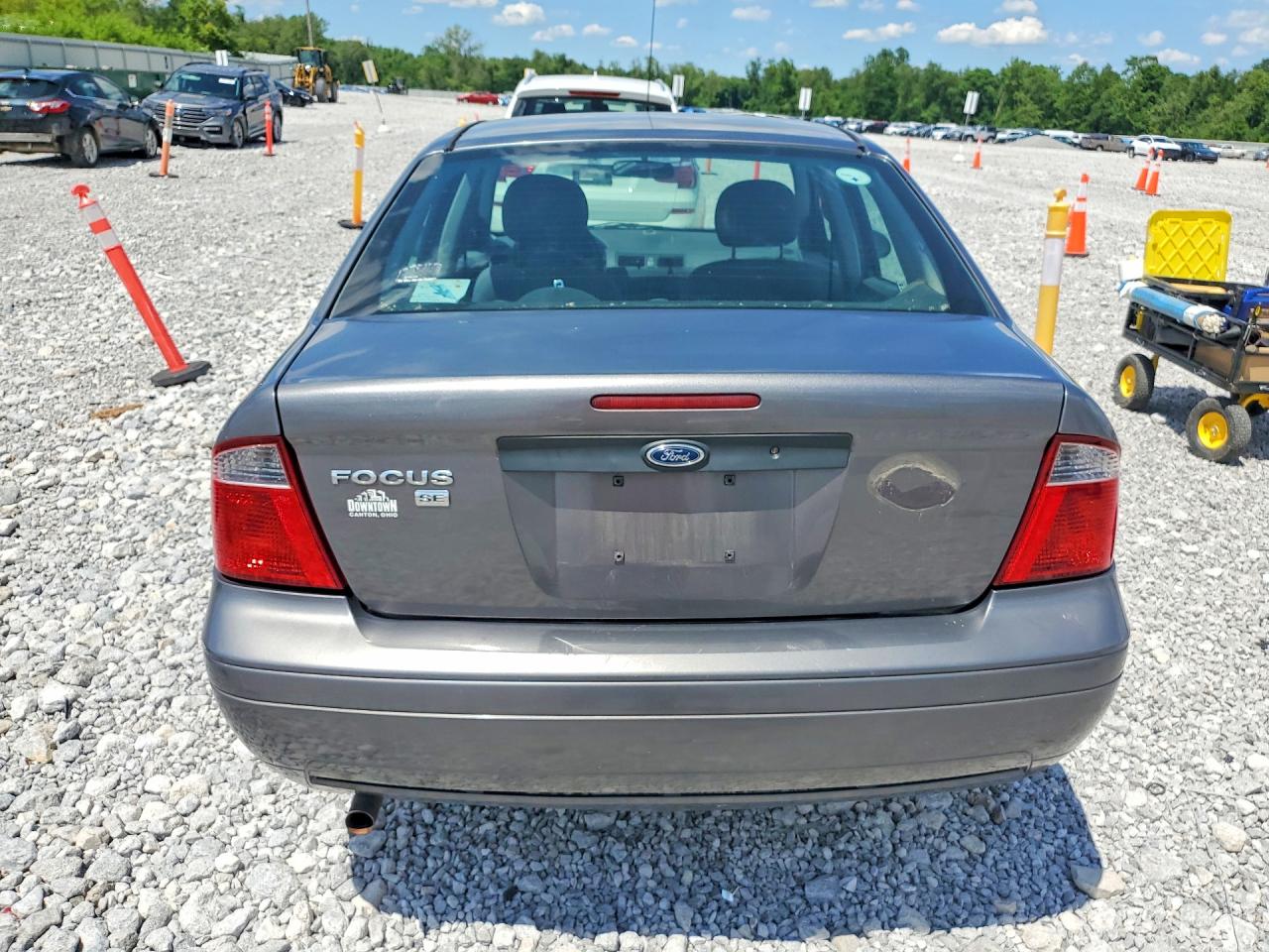 2007 Ford Focus Zx4 Серебряный vin: 1FAFP34N17W129228