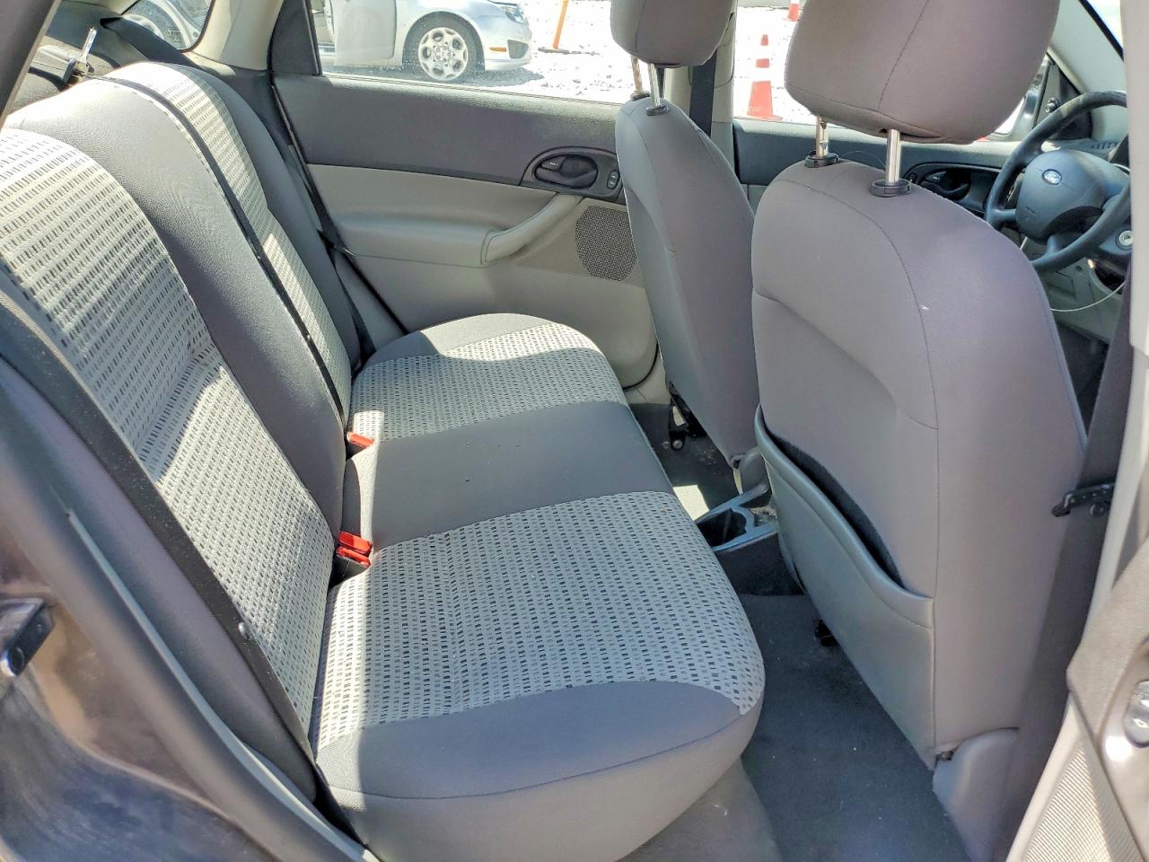 2007 Ford Focus Zx4 Серебряный vin: 1FAFP34N17W129228